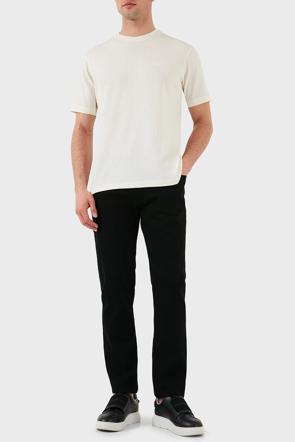 Emporio Armani Slim Fit Düşük Bel Dar Paça Jeans Erkek Kot Pantolon EM000121 AF14867 MC002 SİYAH - 3