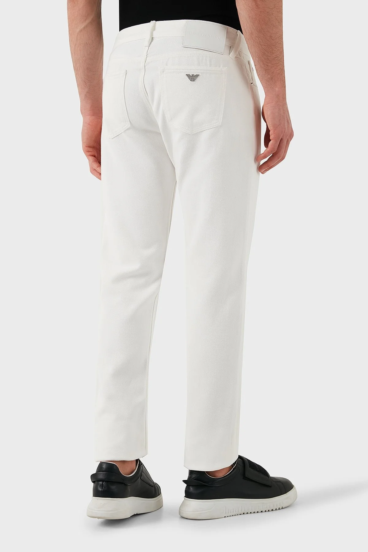 Emporio Armani Slim Fit Düşük Bel Düz Paça Jeans Erkek Kot Pantolon EM000668 AF12631 U0003 BEYAZ - 6
