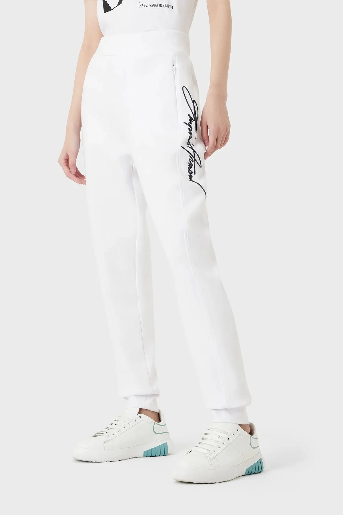 Emporio Armani Slim Fit Esnek Rahat Jogger Spor Bayan Pantolon 3R2P7A 2JVKZ 0100 BEYAZ - 1