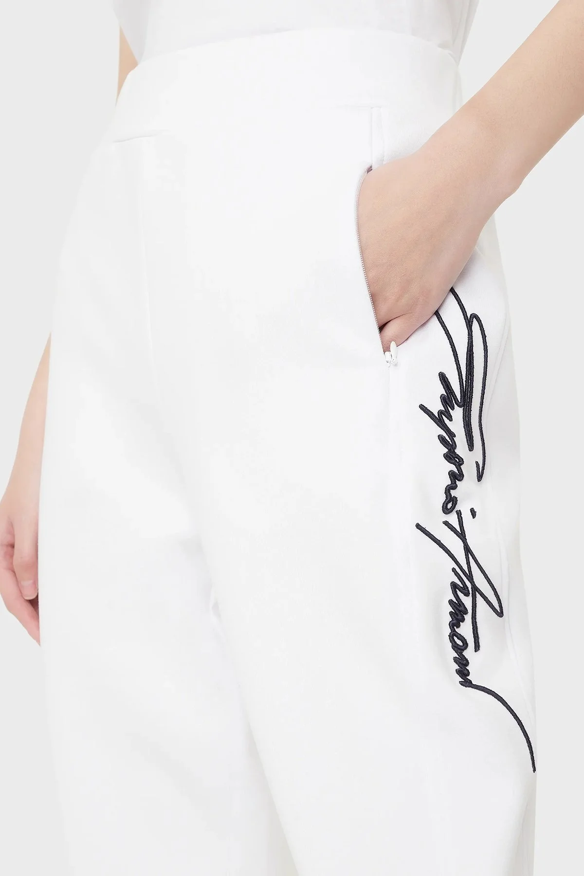 Emporio Armani Slim Fit Esnek Rahat Jogger Spor Bayan Pantolon 3R2P7A 2JVKZ 0100 BEYAZ - 4