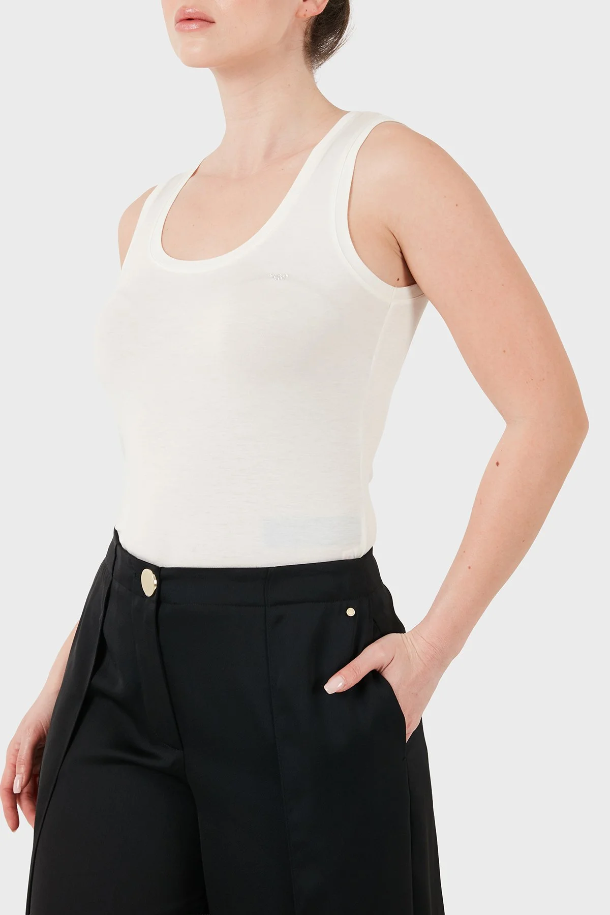 Emporio Armani Slim Fit Yuvarlak Yaka Kadın Top EW000407 AF19024 U1131 EKRU - 3