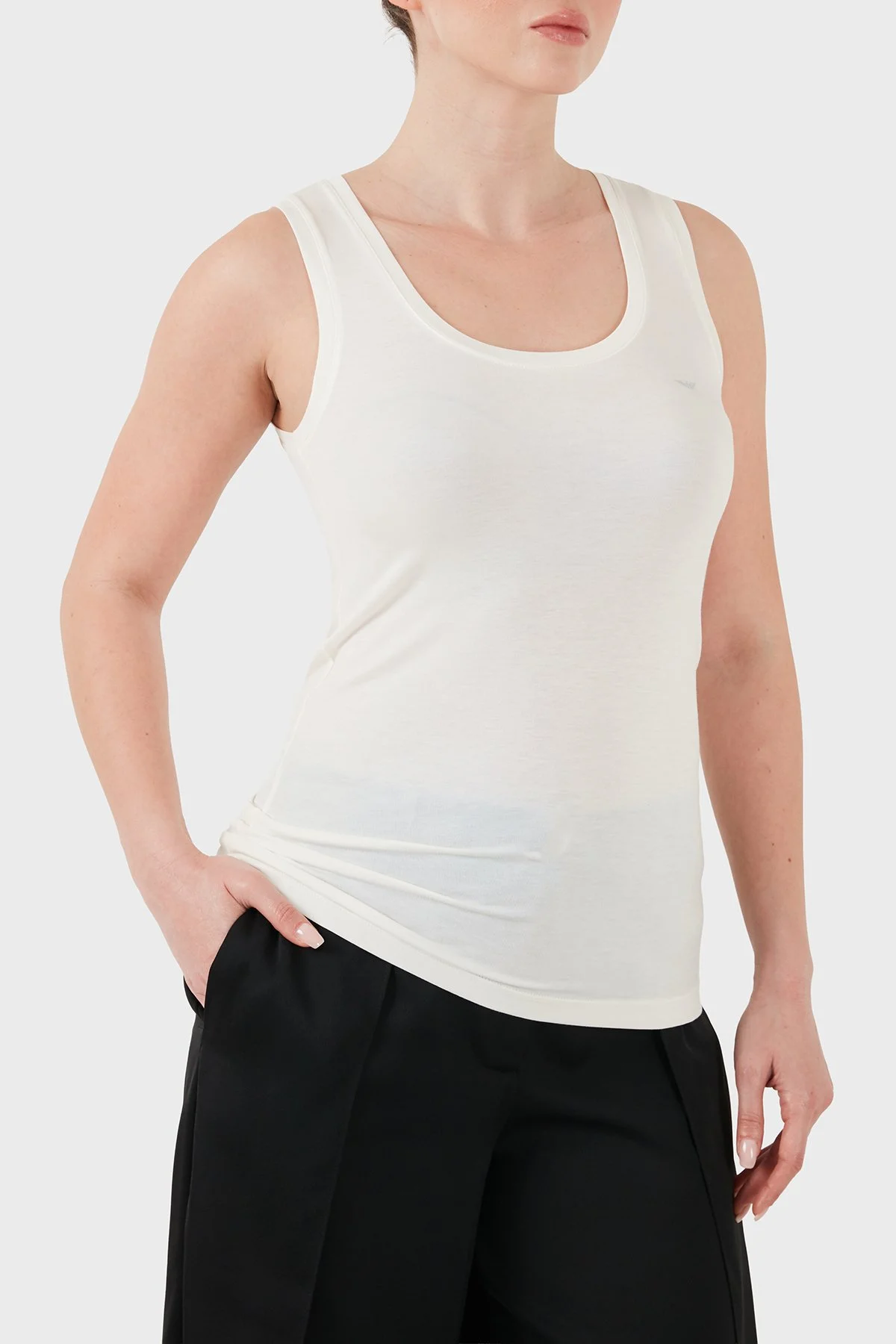 Emporio Armani Slim Fit Yuvarlak Yaka Kadın Top EW000407 AF19024 U1131 EKRU - 4