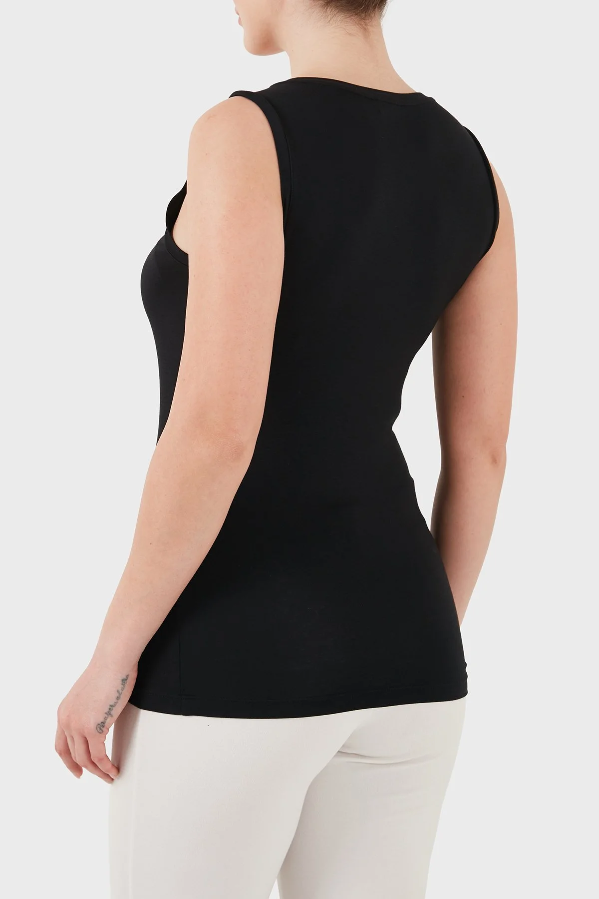 Emporio Armani Slim Fit Yuvarlak Yaka Kadın Top EW000407 AF19024 UC001 SİYAH - 3