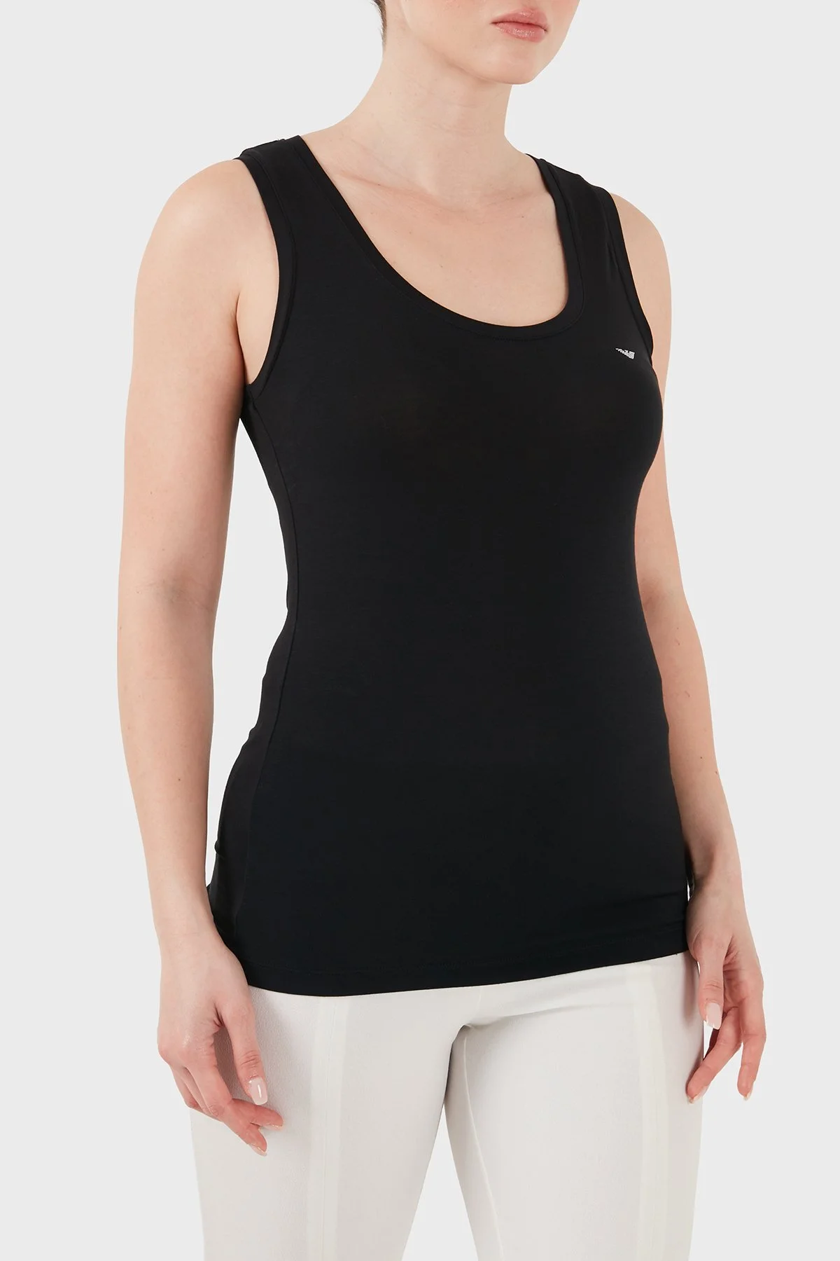 Emporio Armani Slim Fit Yuvarlak Yaka Kadın Top EW000407 AF19024 UC001 SİYAH - 4