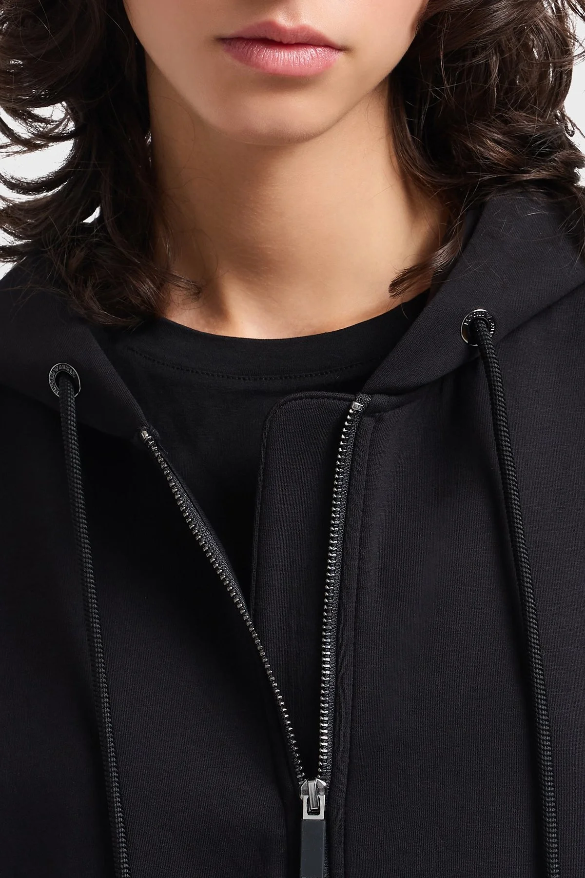 Emporio Armani Streç Pamuklu Regular Fit Kapüşonlu Bayan Sweat EW001358 AF10002 UC001 SİYAH - 3