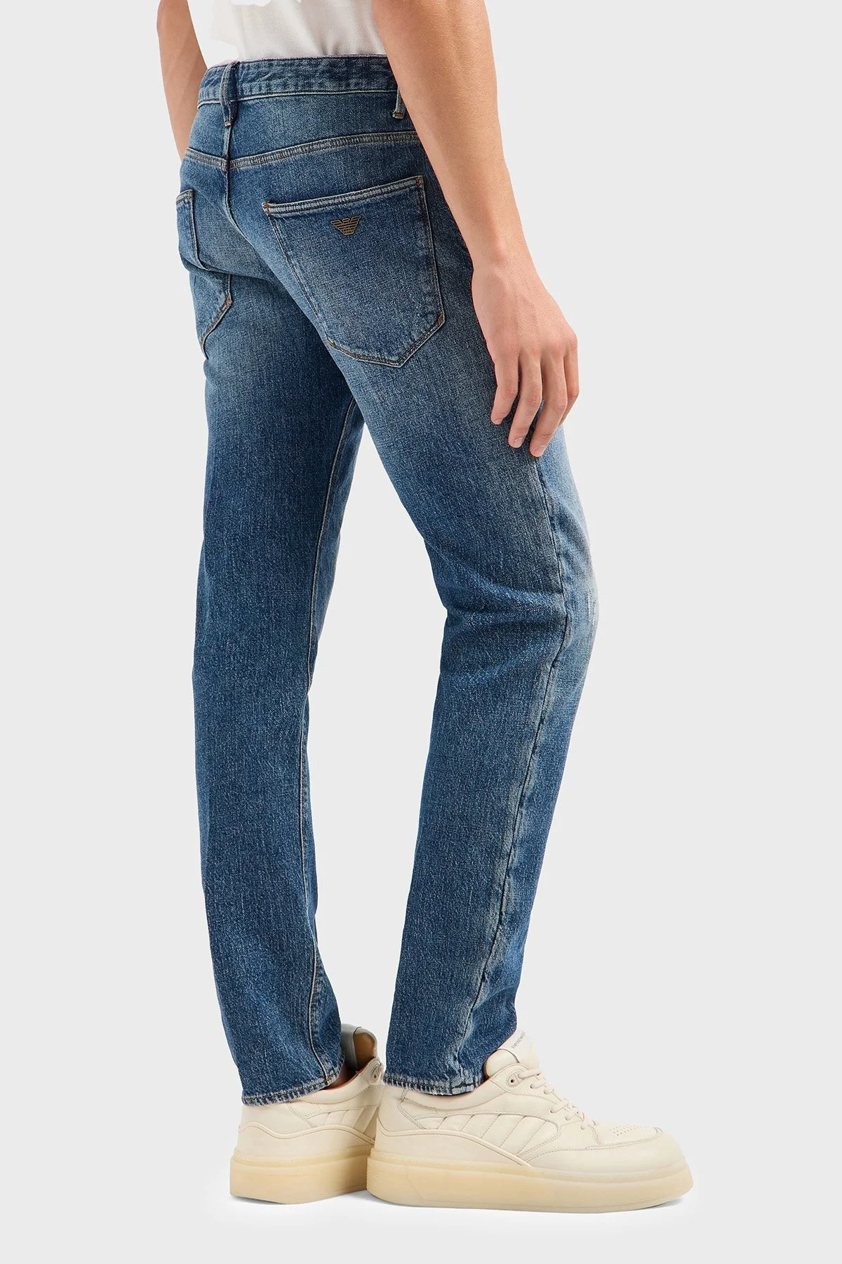Emporio Armani Streç Pamuklu Slim Fit Düşük Bel Dar Paça Jeans Erkek Kot Pantolon EM000121 AF13281 MB002 LACİVERT - 9