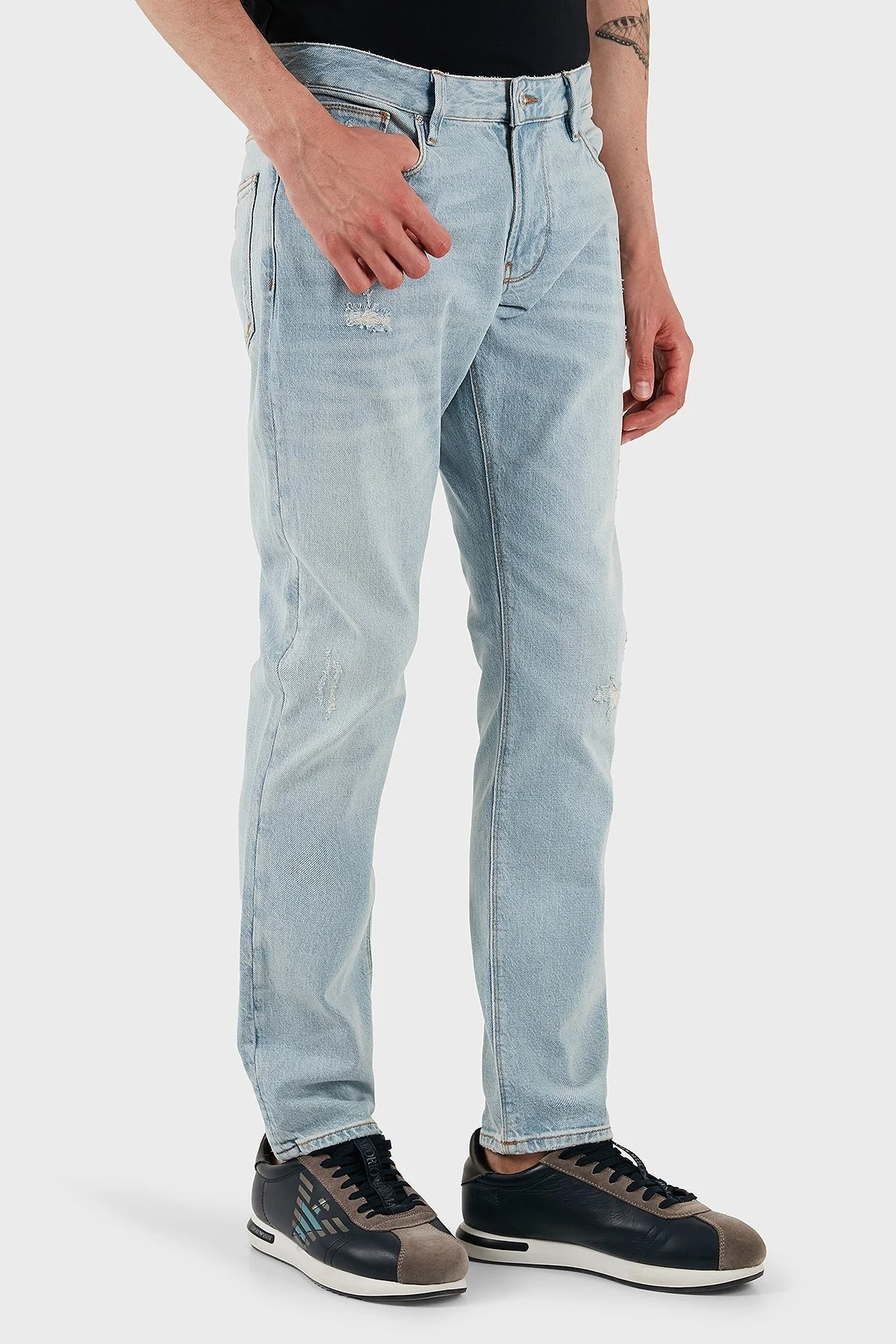 Emporio Armani Streç Pamuklu Slim Fit Düşük Bel Dar Paça Jeans Erkek Kot Pantolon EM000121 AF13281 MB003 AÇIK MAVİ - 9