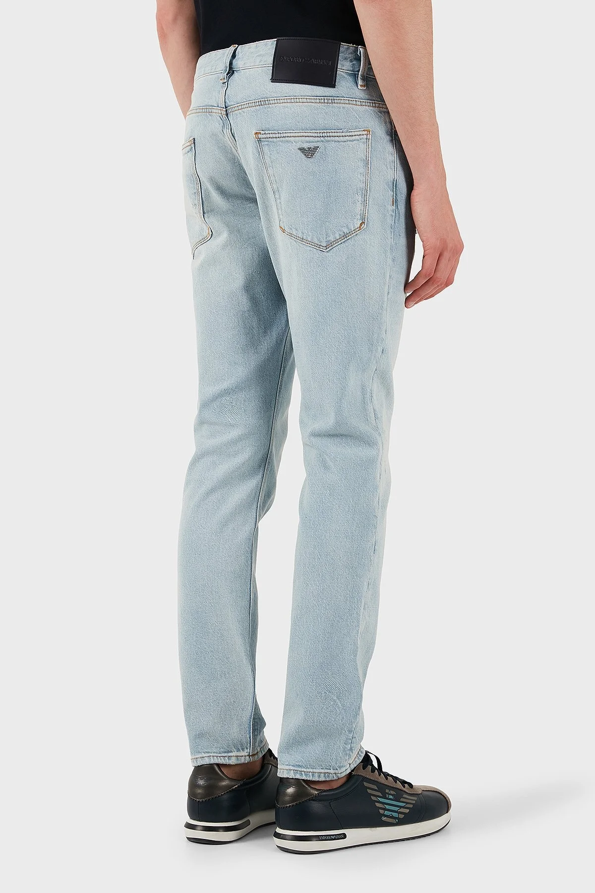 Emporio Armani Streç Pamuklu Slim Fit Düşük Bel Dar Paça Jeans Erkek Kot Pantolon EM000121 AF13281 MB003 AÇIK MAVİ - 10