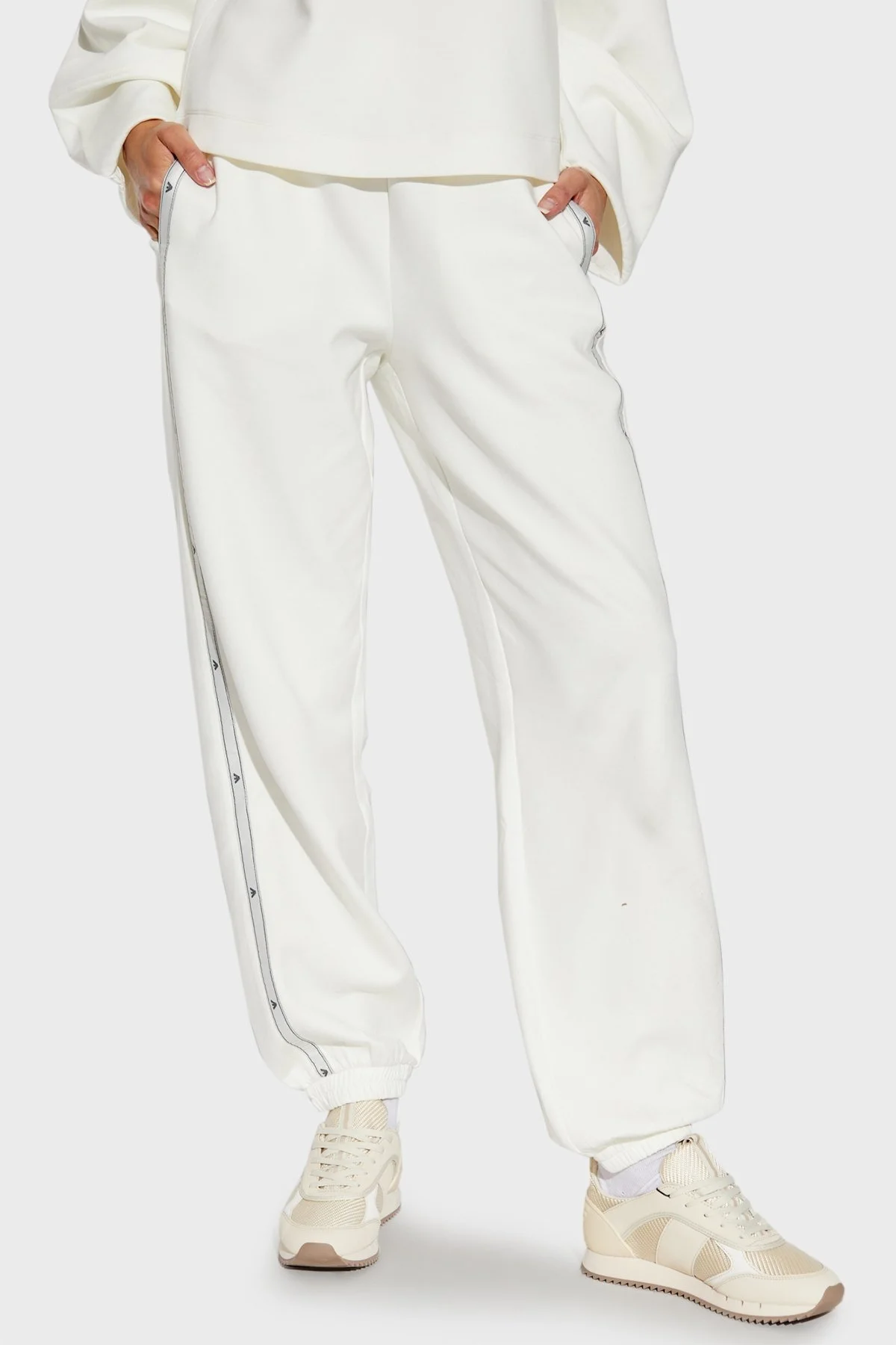 Emporio Armani Streç Pamuklu Spor Bayan Pantolon 6D2P6D 1JHSZ 0101 BEYAZ - 1