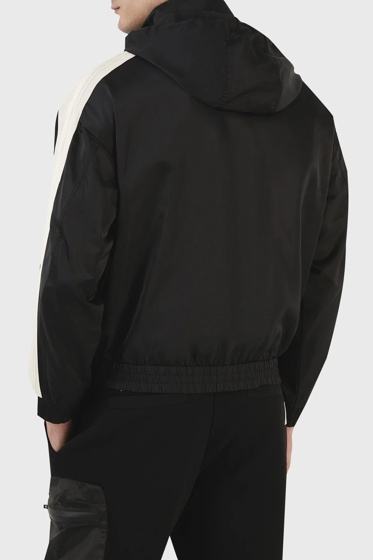 Emporio Armani Su Geçirmez Kapüşonlu Rüzgarlık İnce Erkek Ceket 3R1BR0 1NRYZ 0999 SİYAH - 6