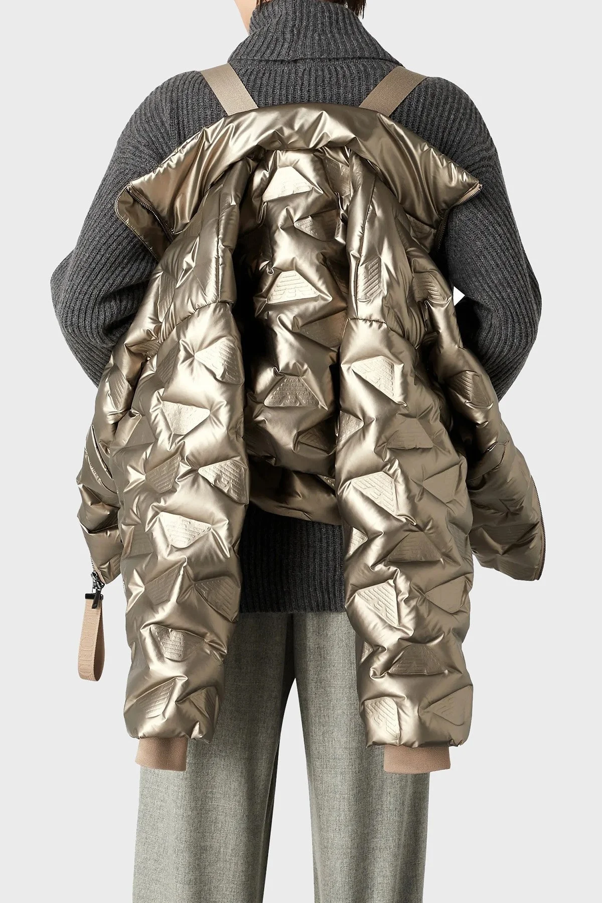 Emporio Armani Su Geçirmez Dik Yaka Kapitone Şişme Bayan Mont 6R2B86 2NFJZ 0226 KOYU GRİ - 3