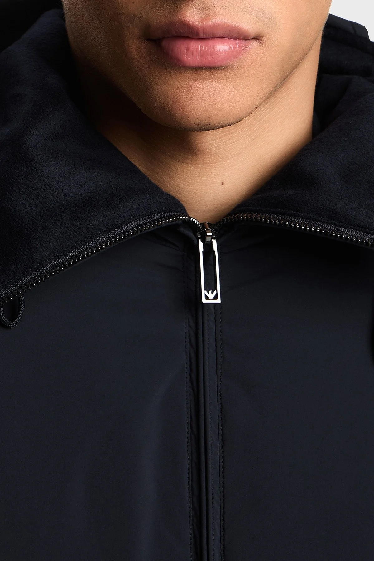 Emporio Armani Su İtici Regular Fit Kapüşonlu Erkek Mont EM003042 AF18503 UB118 LACİVERT - 12