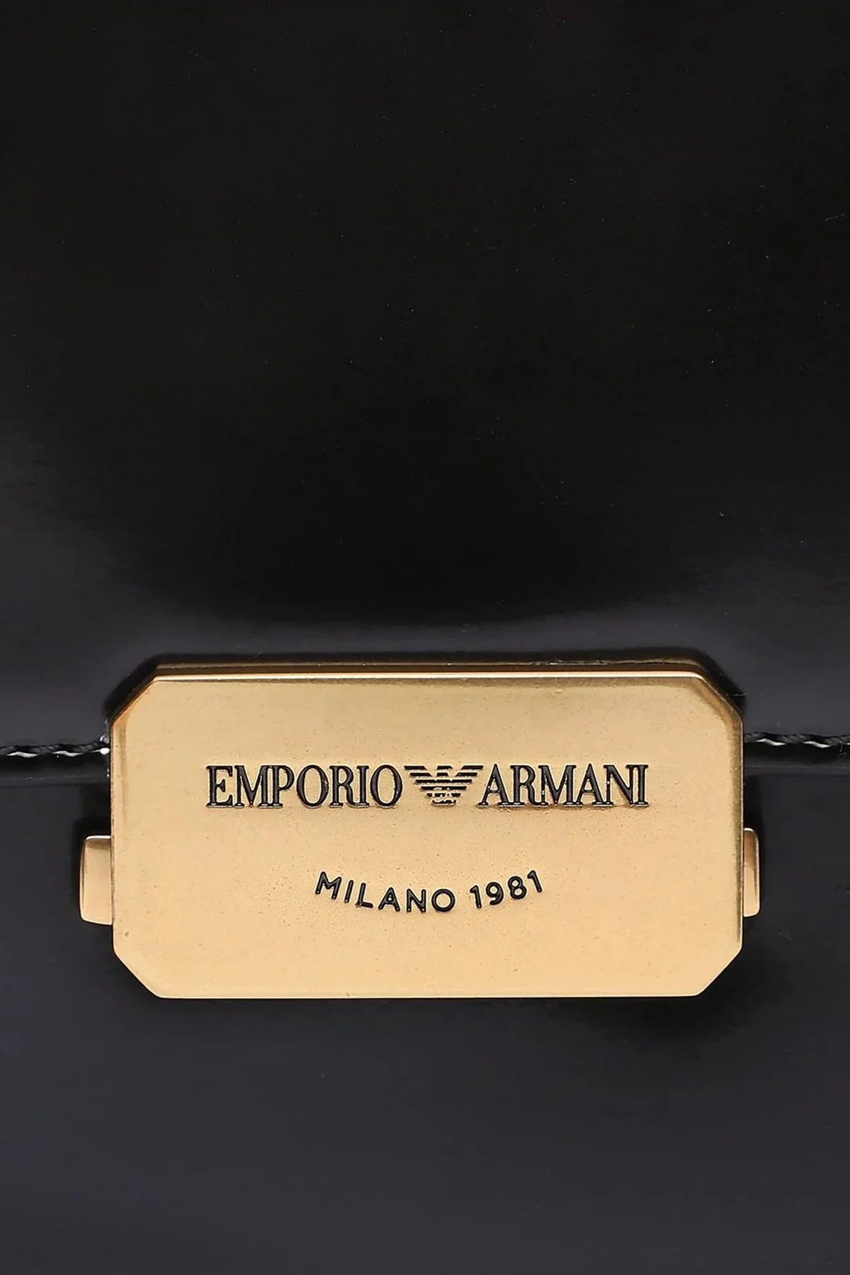 Emporio Armani Suni Deri Ayarlanabilir Omuz Askılı Logolu Bayan Çanta Y3E226 YWE2D 80001 SİYAH - 5