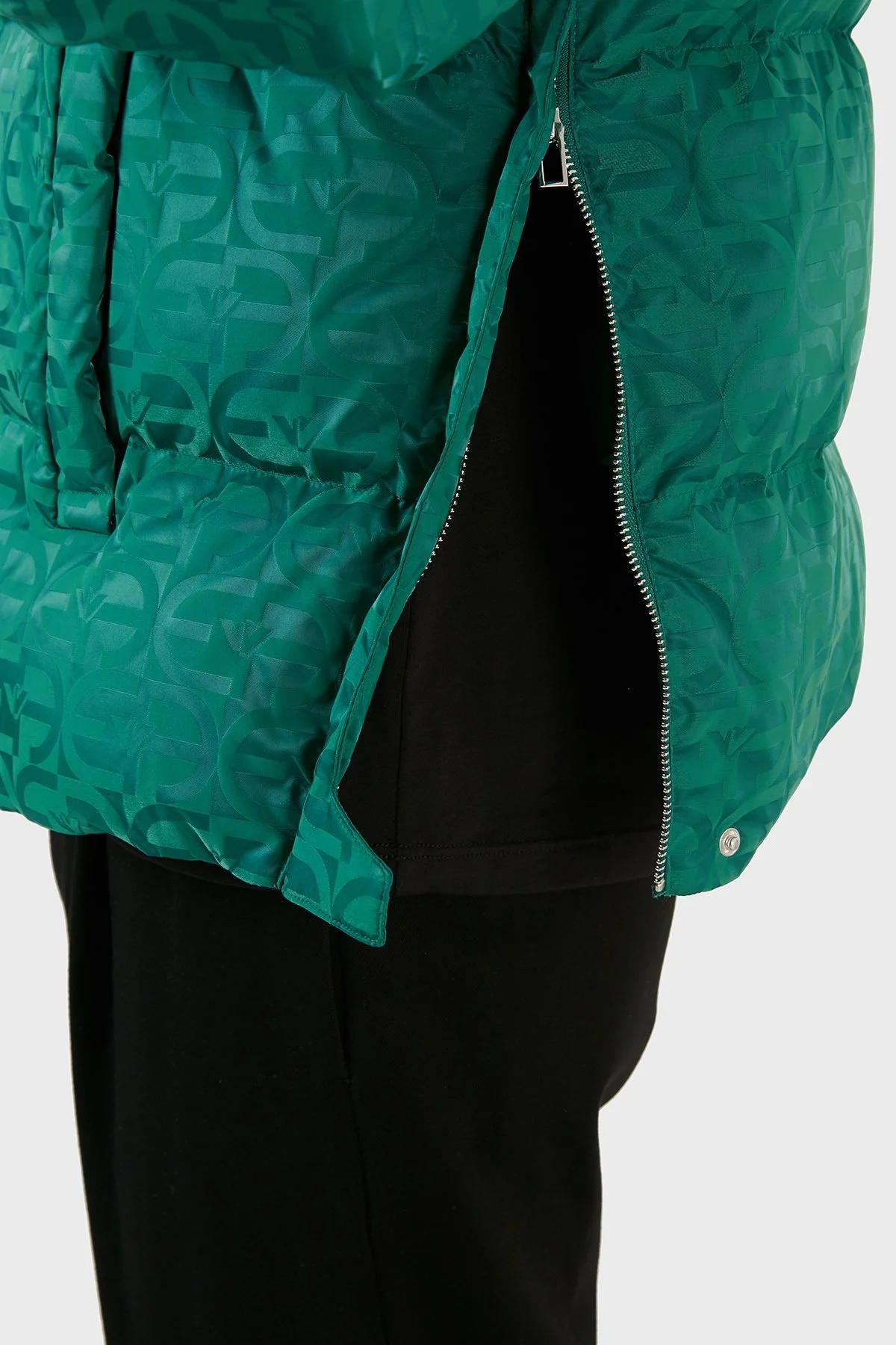 Emporio Armani Suya ve Soğuğa Karşı Dayanıklı Çıkarılabilir Kapüşonlu Slim Fit Erkek Mont 6L1BH2 1NLLZ 0576 YEŞİL - 7