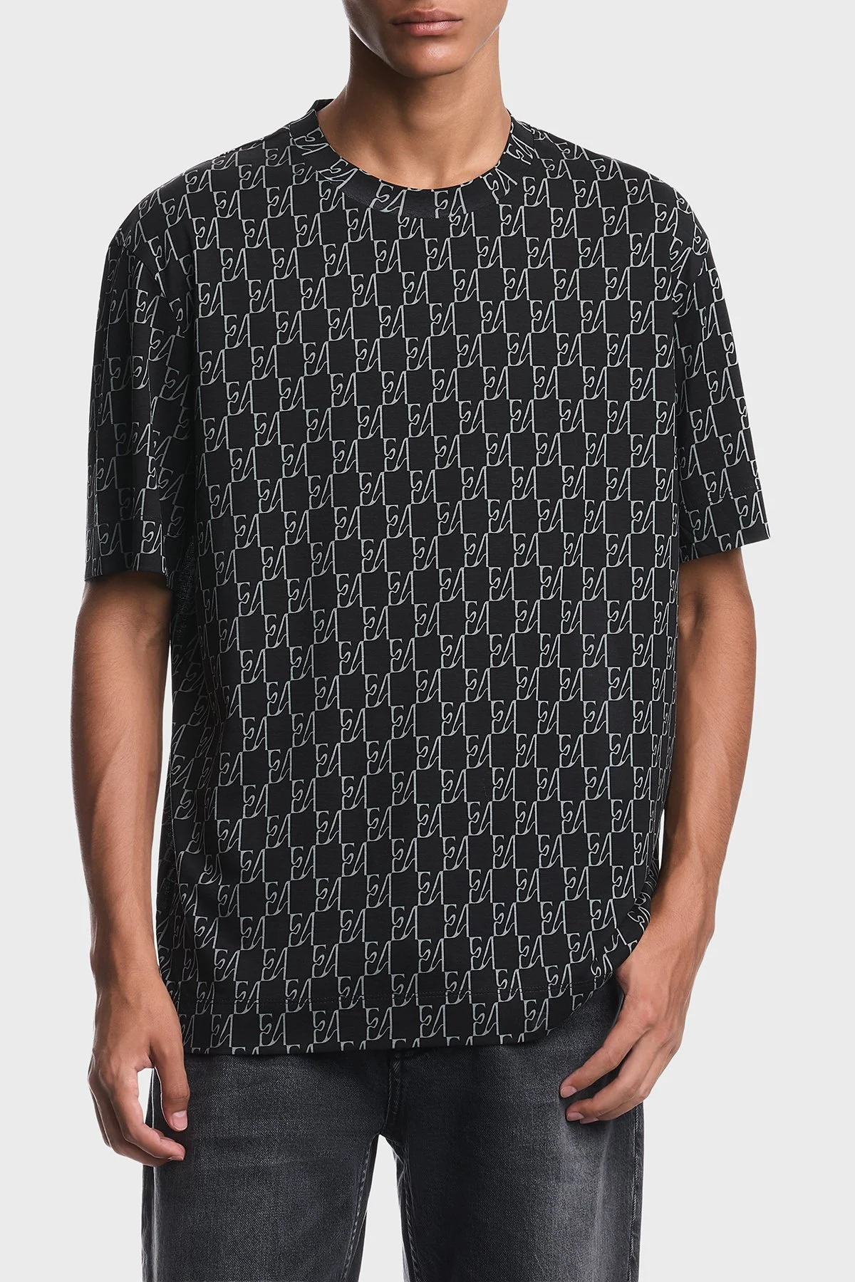 Emporio Armani Tamamı Logolu Bisiklet Yaka Erkek T Shirt EM006812 AF10017 FB562 Lacivert - 1