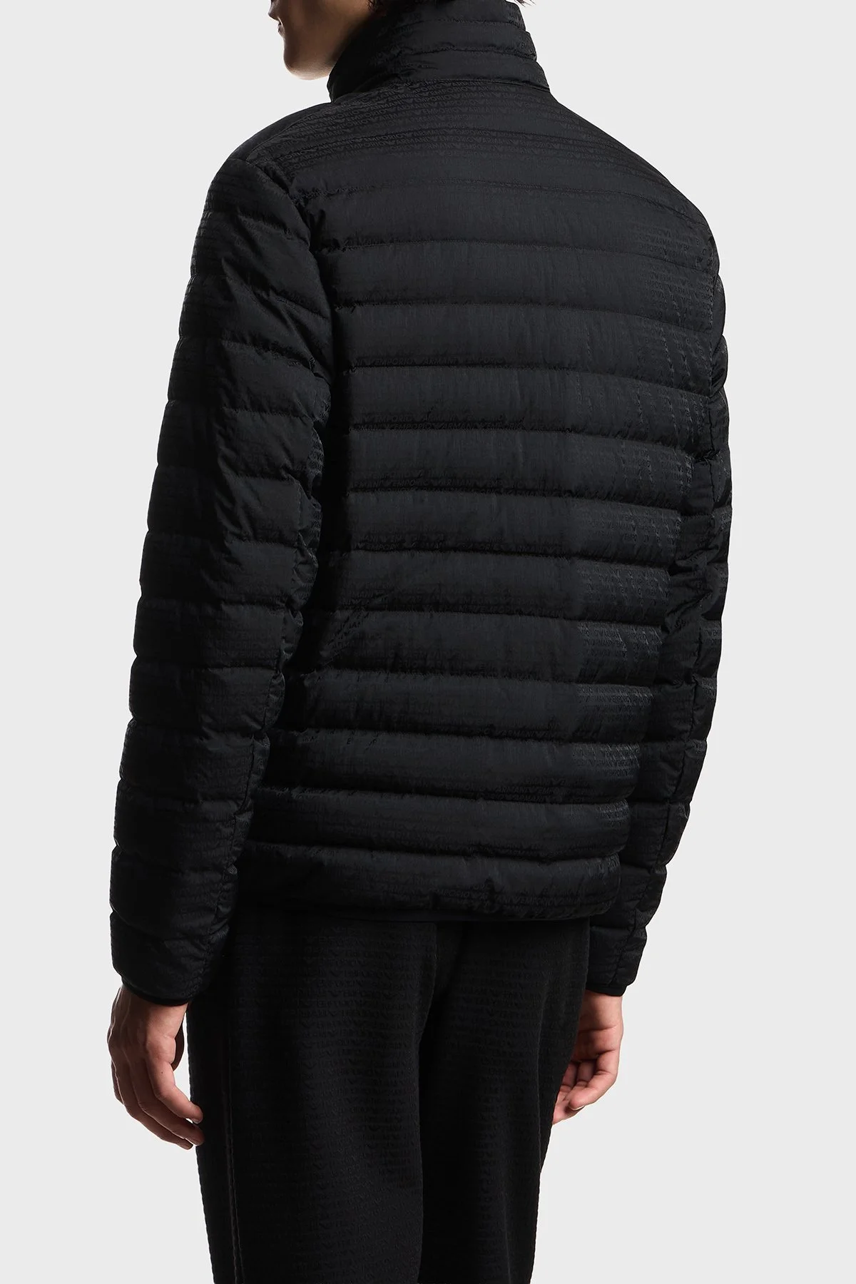 Emporio Armani Tamamı Logolu Dik Yaka Su İtici Erkek Mont EM004953 AF15384 UC001 Siyah - 3