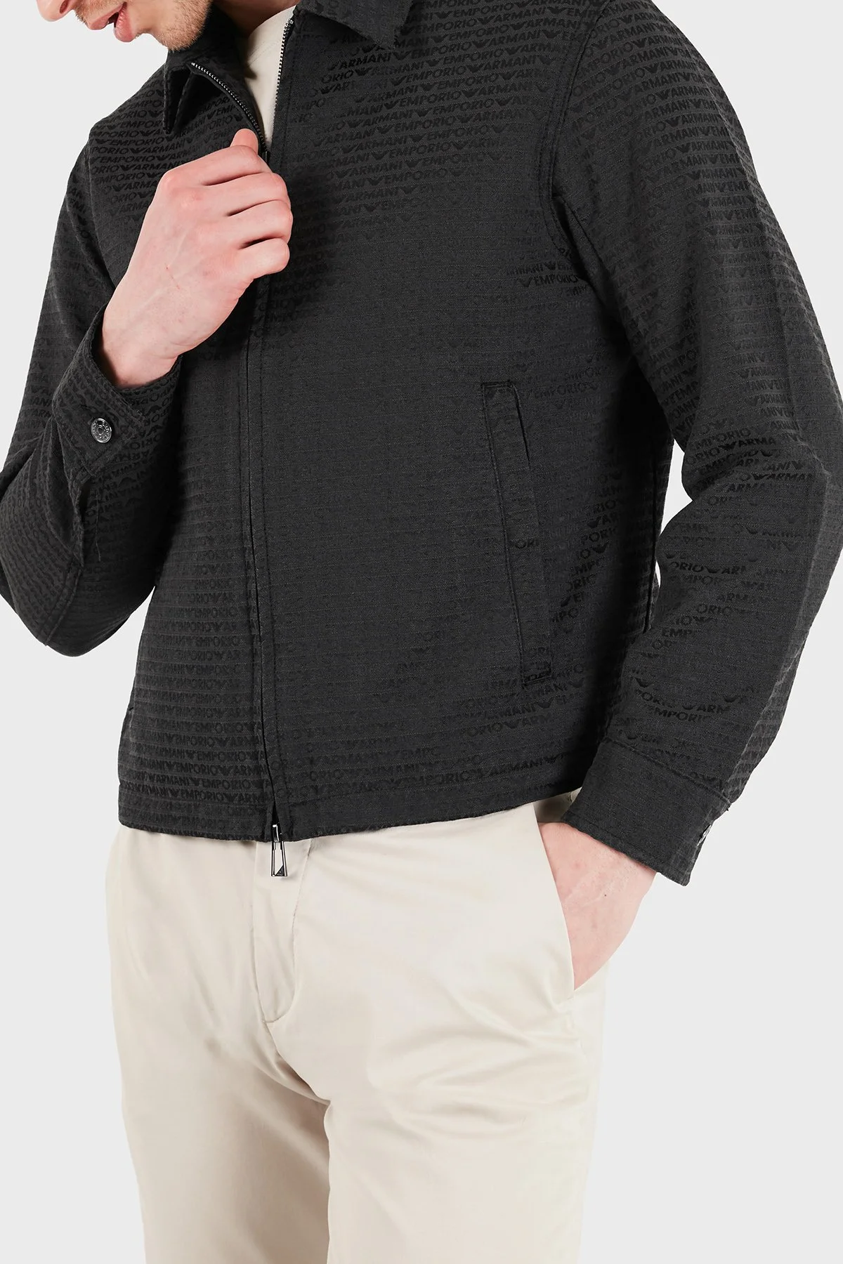 Emporio Armani Tamamı Logolu Pamuklu Regular Fit Erkek Mont EM004955 AF13688 U8168 SİYAH - 5