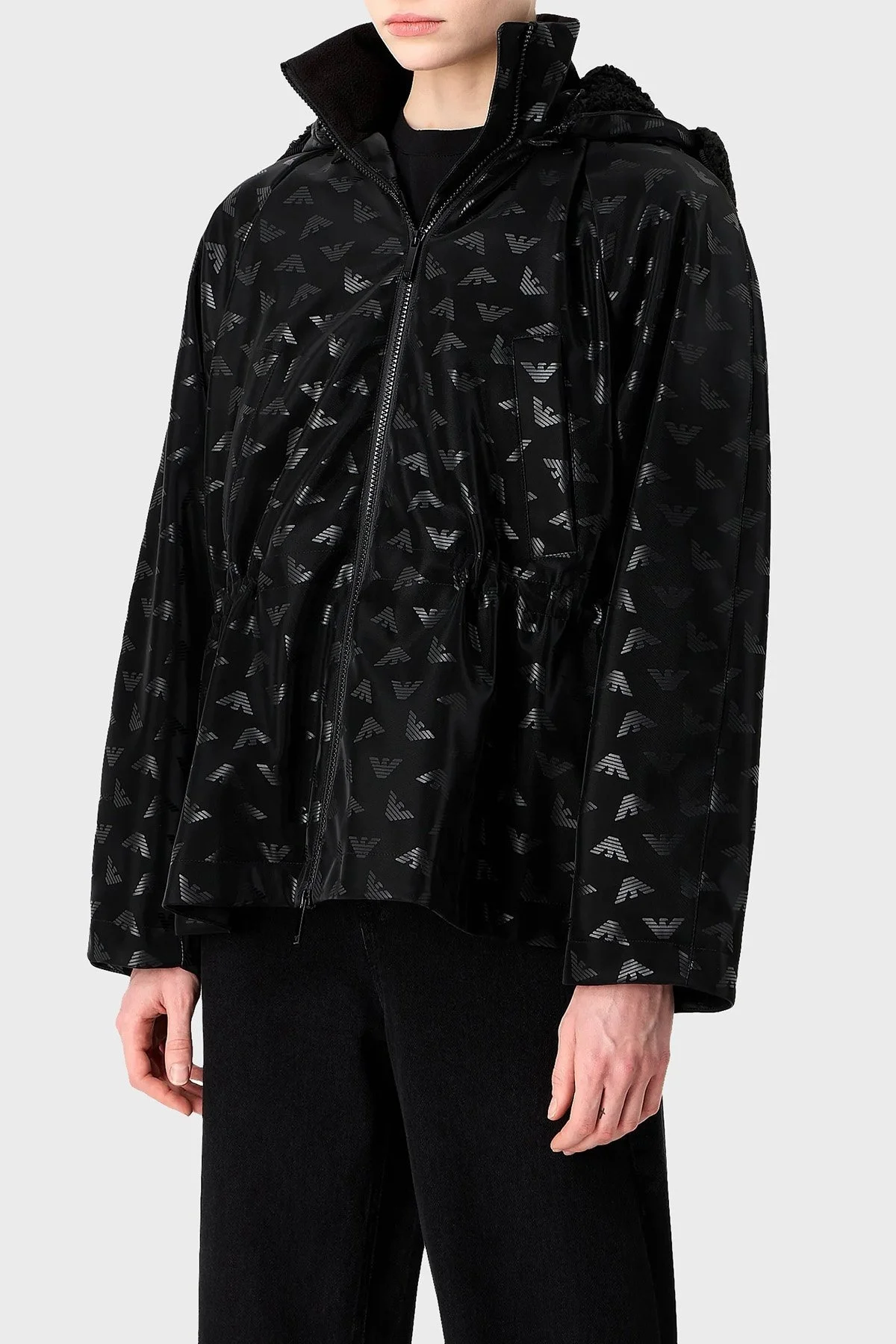 Emporio Armani Tamamı Logolu Polar Astarlı Gabardin Kumaştan Kapüşonlu Bayan Ceket 6R2B82 2NFHZ 0999 SİYAH - 1