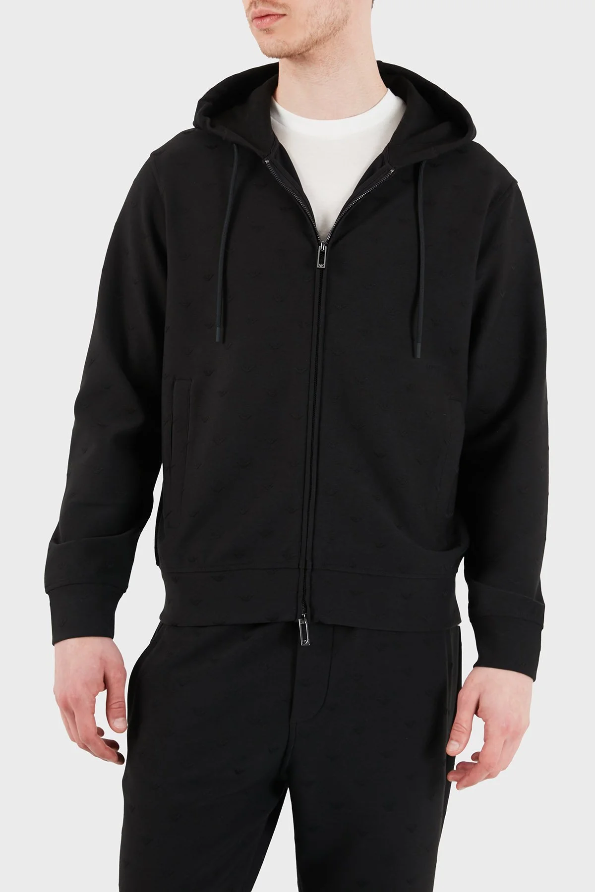 Emporio Armani Tamamı Logolu Regular Fit Kapüşonlu Fermuarlı Erkek Sweat EM004867 AF13700 FC322 SİYAH - 1