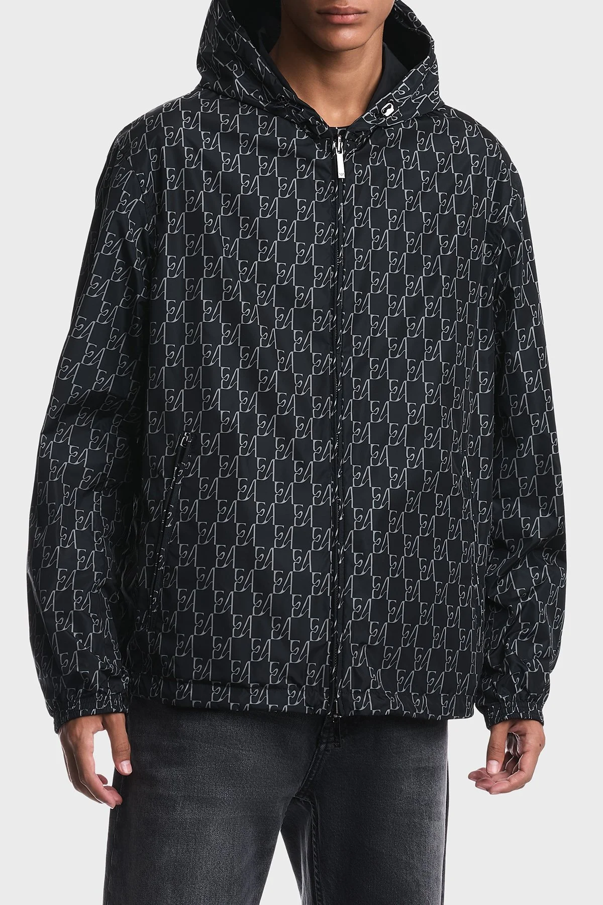 Emporio Armani Tamamı Logolu Suya Dayanıklı Kapüşonlu Erkek Ceket EM006751 AF12021 FB517 Lacivert - 1