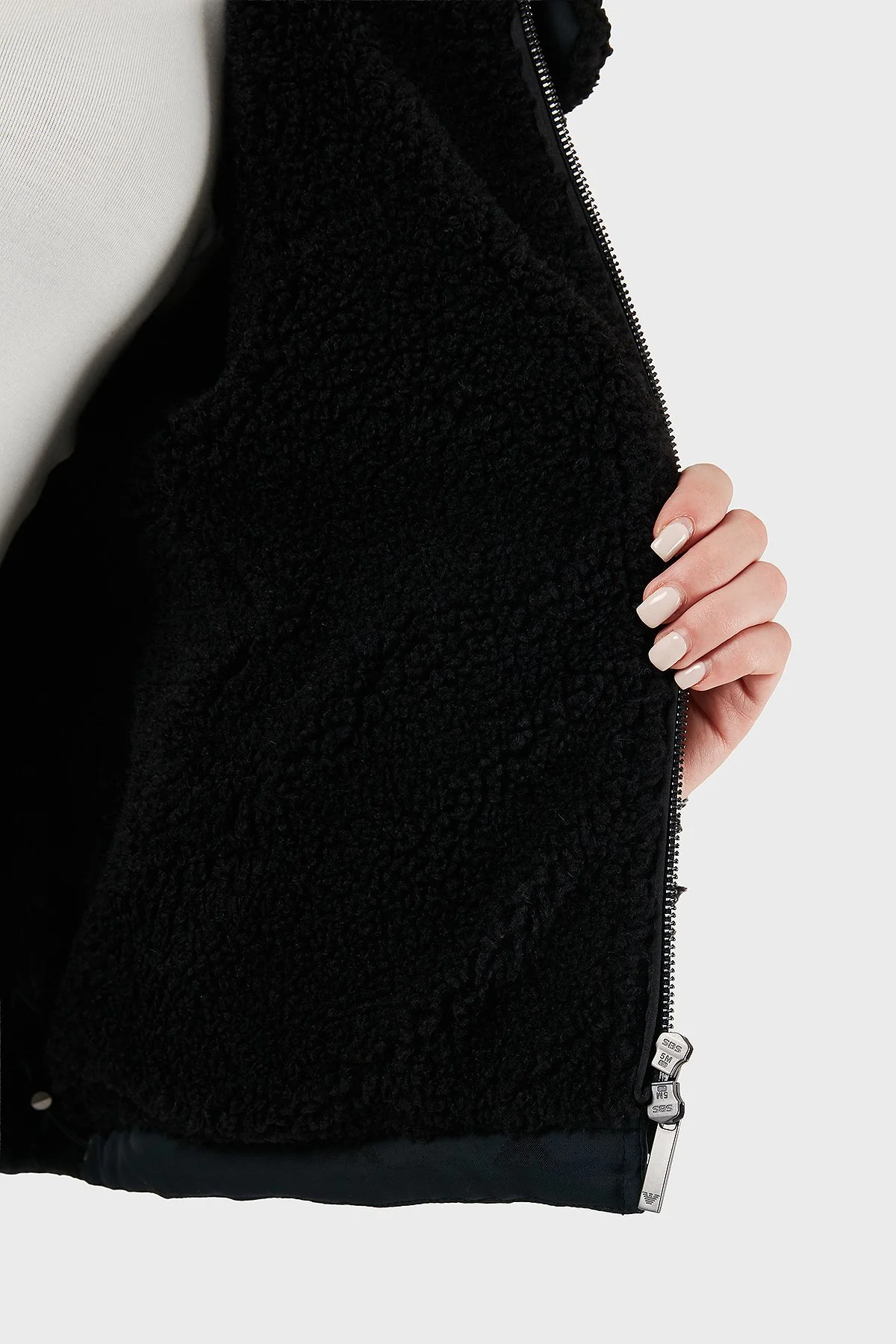 Emporio Armani Tamamı Logolu Yün Karışımlı Klasik Yaka Fermuarlı Bayan Mont EW001392 AF14362 UC001 SİYAH - 7