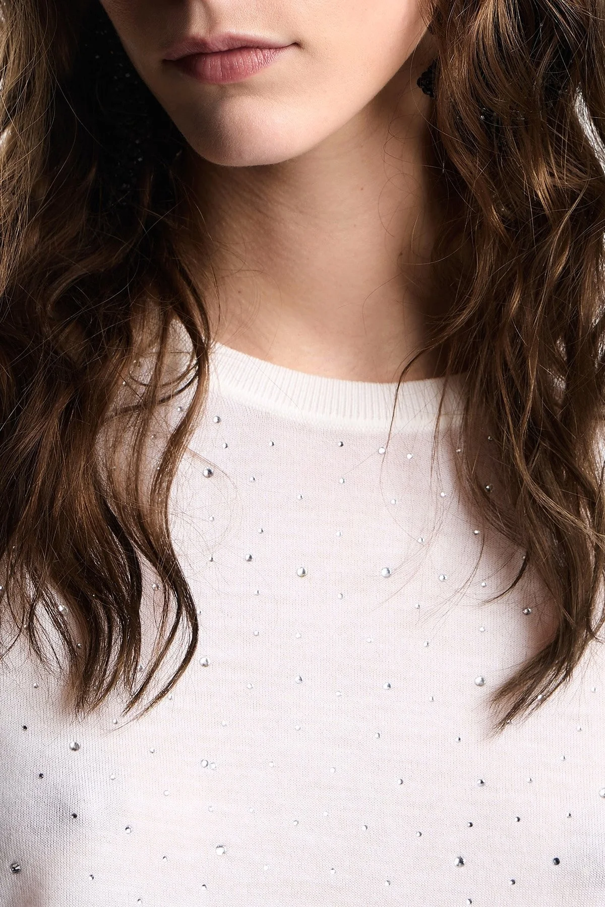 Emporio Armani Taşlı Logolu Yünlü Regular Fit Bisiklet Yaka Bayan Kazak EW001263 AF19176 F0015 BEYAZ - 4