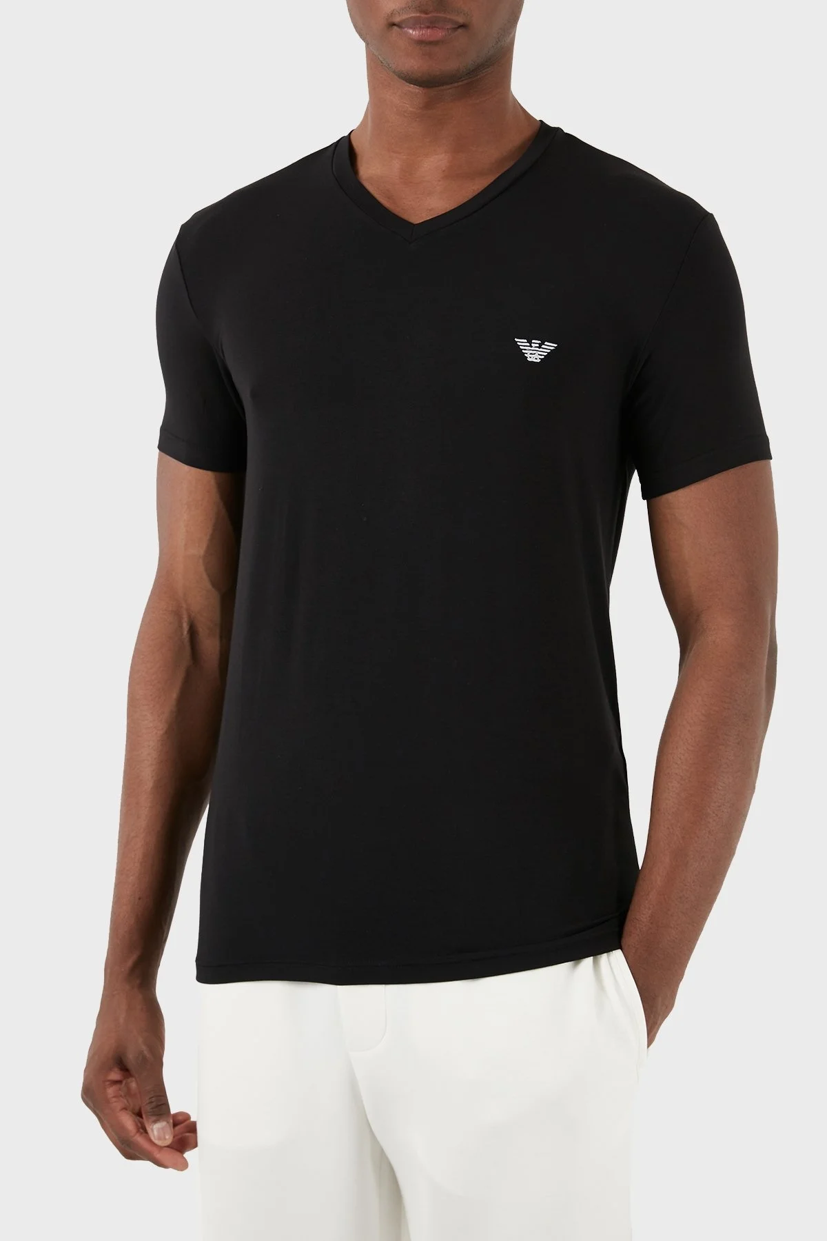 Emporio Armani V Yaka Regular Fit Erkek T Shirt 112010 3F511 00020 SİYAH - 2