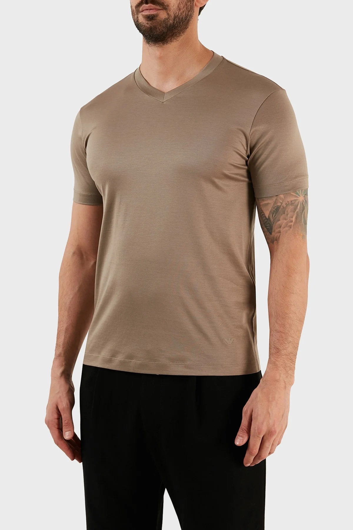 Emporio Armani V Yaka Regular Fit Erkek T Shirt 8N1TE7 1JUVZ 0137 BEJ - 2