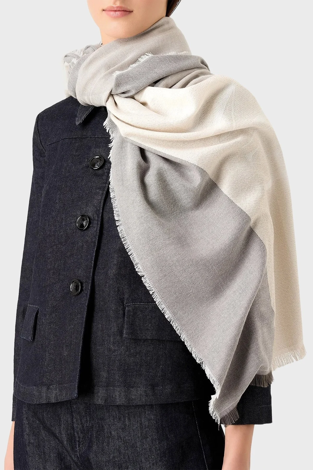 Emporio Armani Yumuşak Dokulu 186x148 cm Bayan Şal 635232 2F462 24241 GRİ - 2