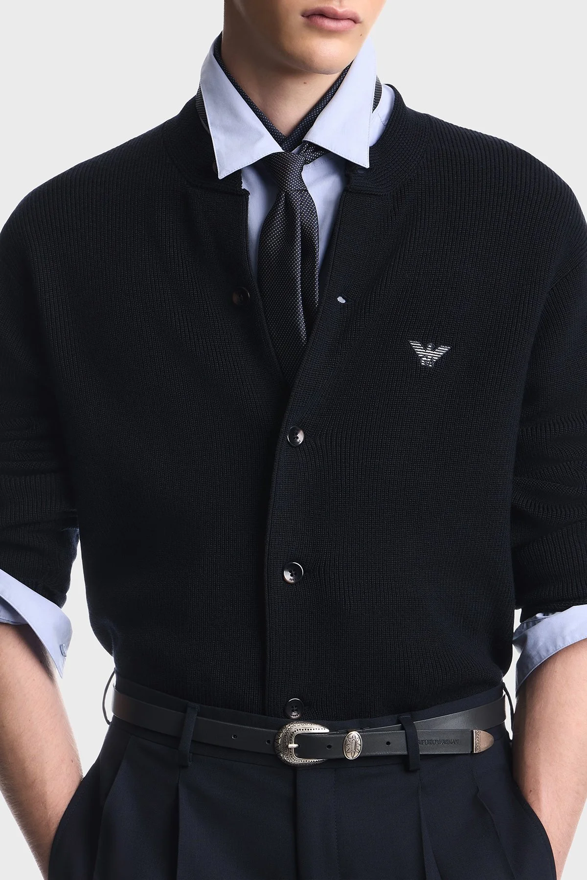 Emporio Armani Yün ve Pamuk Karışımlı Bisiklet Yaka Düğmeli Erkek Hırka EM006289 AF27812 UB118 Lacivert - 1