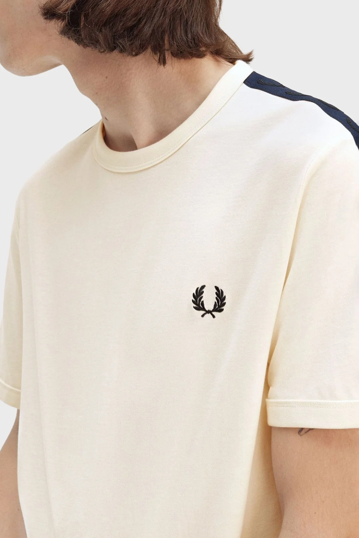 Fred Perry % 100 Pamuk Regular Fit Bisiklet Yaka Bant Detaylı Erkek T Shirt M4613 170 BEYAZ - 11