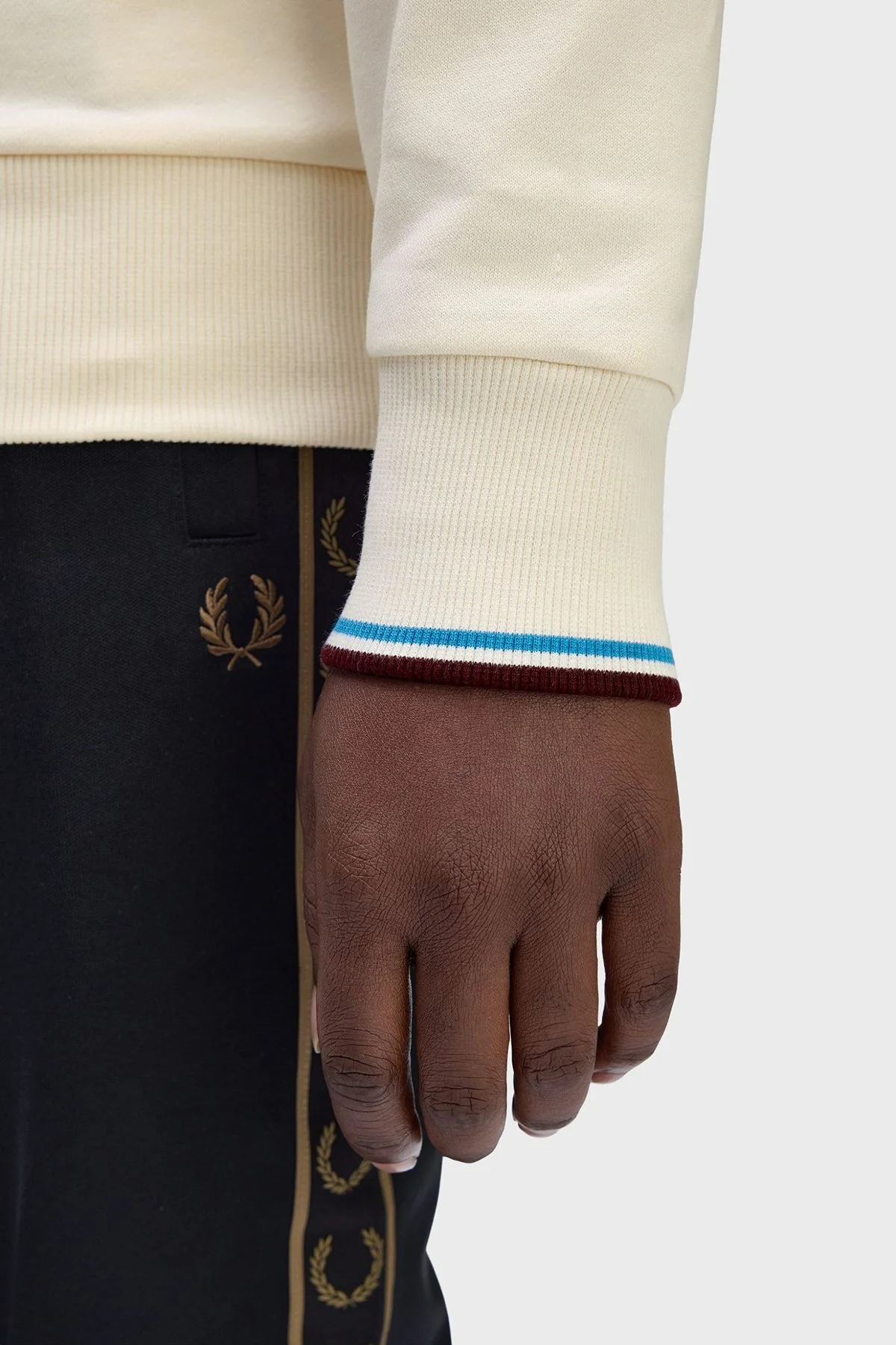 Fred Perry % 100 Pamuk Regular Fit Bisiklet Yaka Logolu Erkek Sweat M7535 Z46 BEJ - 7