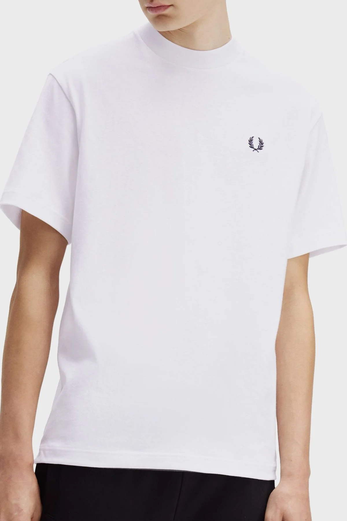 Fred Perry % 100 Pamuk Relaxed Fit Bisiklet Yaka Erkek T Shirt M8710 100 BEYAZ - 3