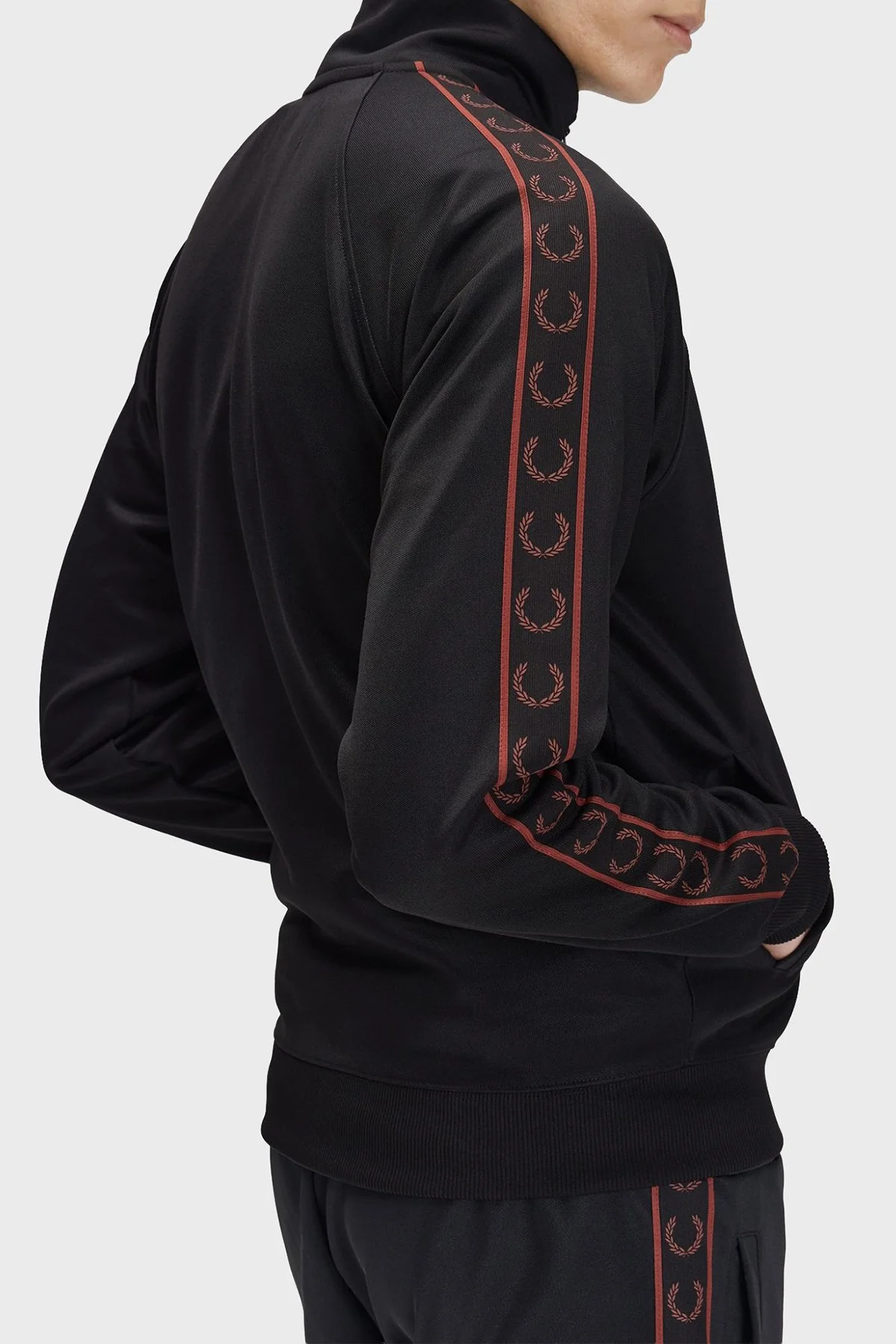 Fred Perry Kontrast Şeritli Dik Yaka Fermuarlı Erkek Sweat J5557 220 Siyah - 5