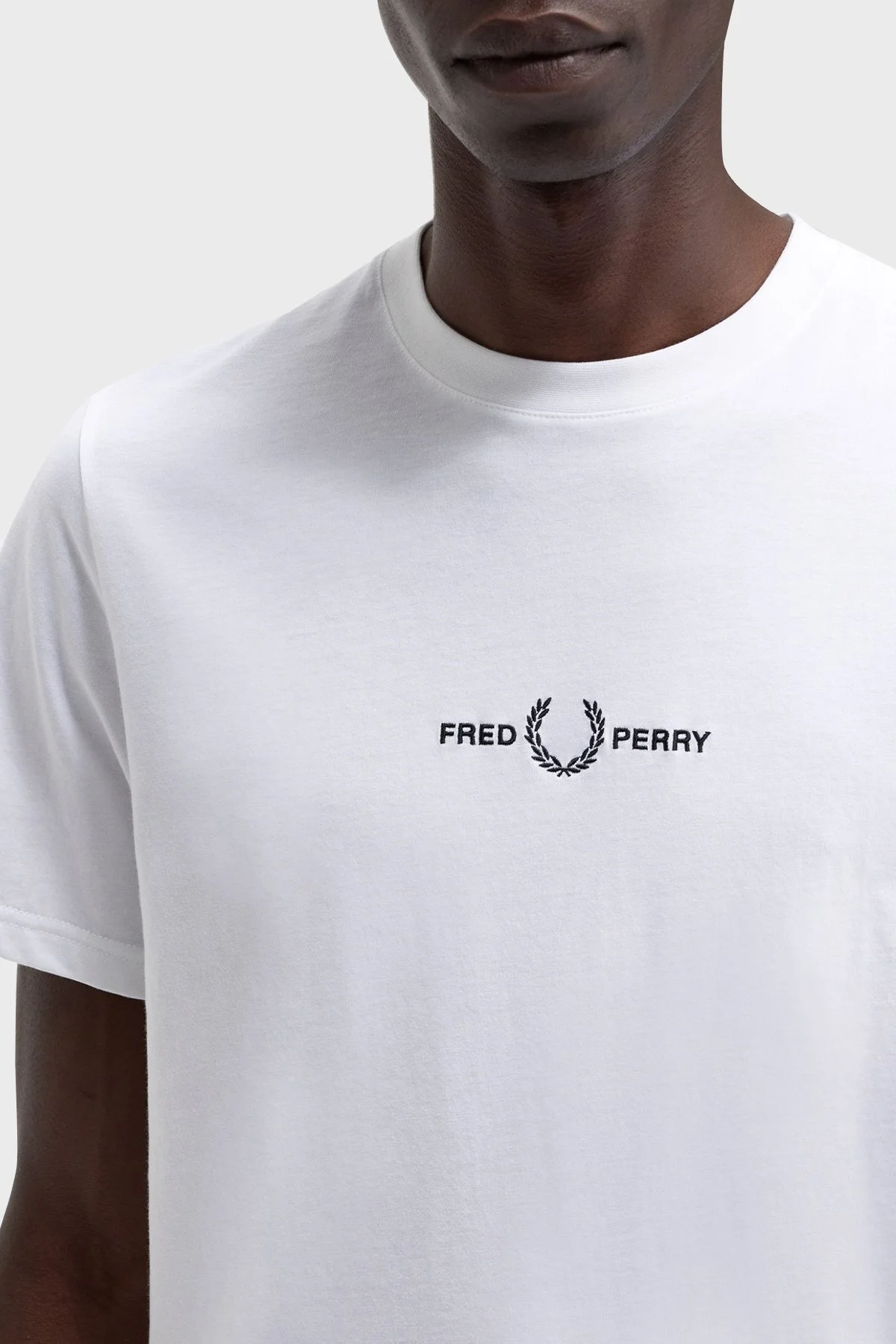 Fred Perry Logo Nakışlı % 100 Pamuk Regular Fit Bisiklet Yaka Erkek T Shirt M4580 100 BEYAZ - 4