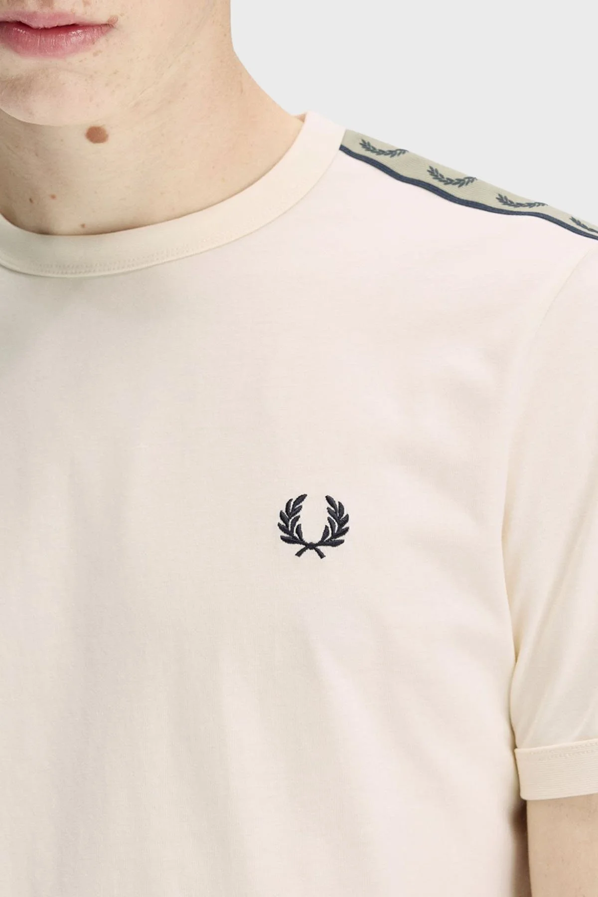 Fred Perry Logolu % 100 Pamuk Bisiklet Yaka Erkek T Shirt M4613 28B EKRU - 4