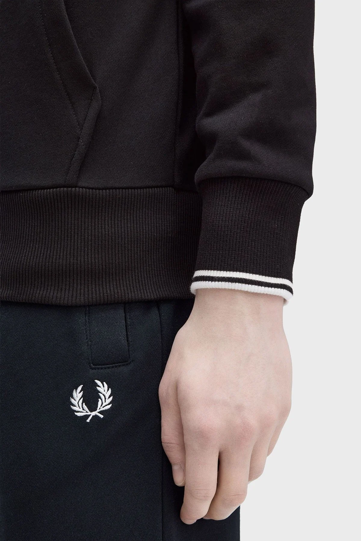 Fred Perry Logolu % 100 Pamuk Regular Fit Kapüşonlu Erkek Sweat J7536 198 SİYAH - 5