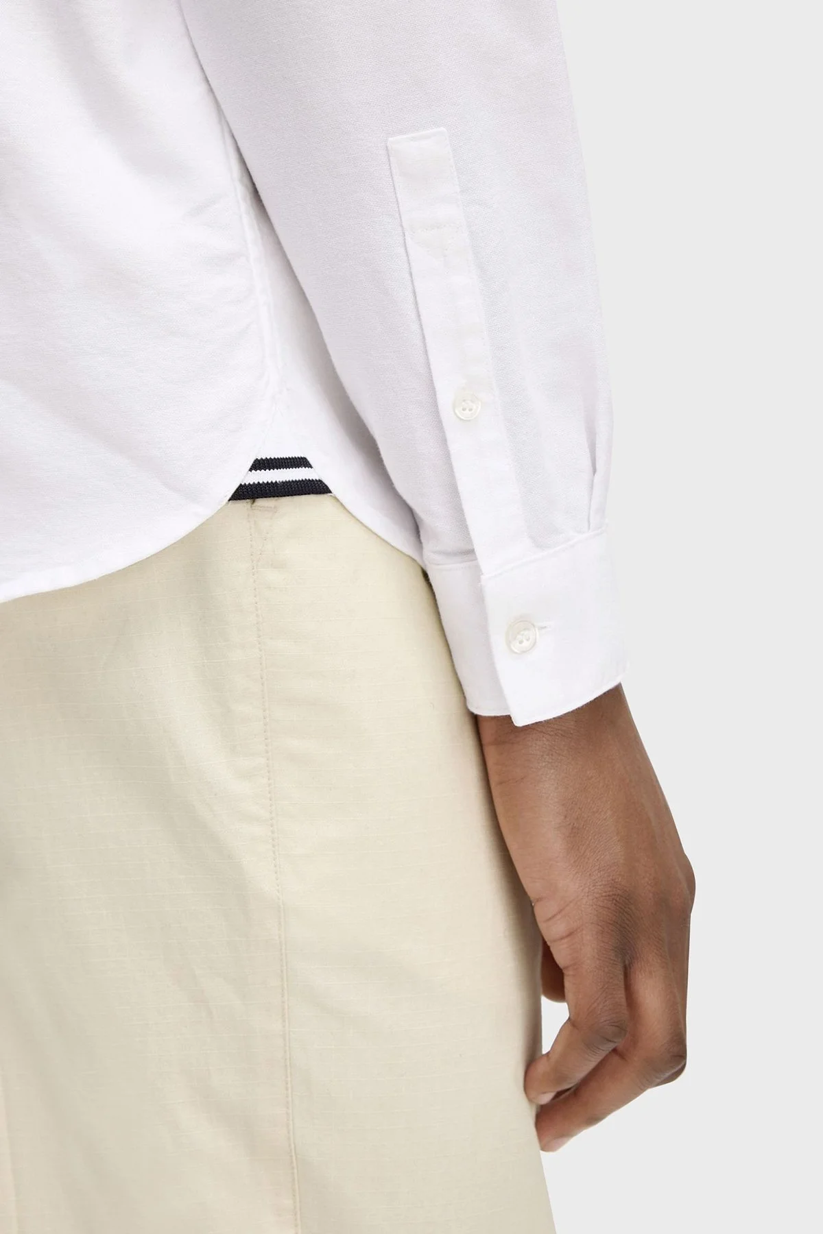 Fred Perry Logolu % 100 Pamuk Regular Fit Tek Cepli Düğmeli Yaka Erkek Gömlek M5516 100 BEYAZ - 4