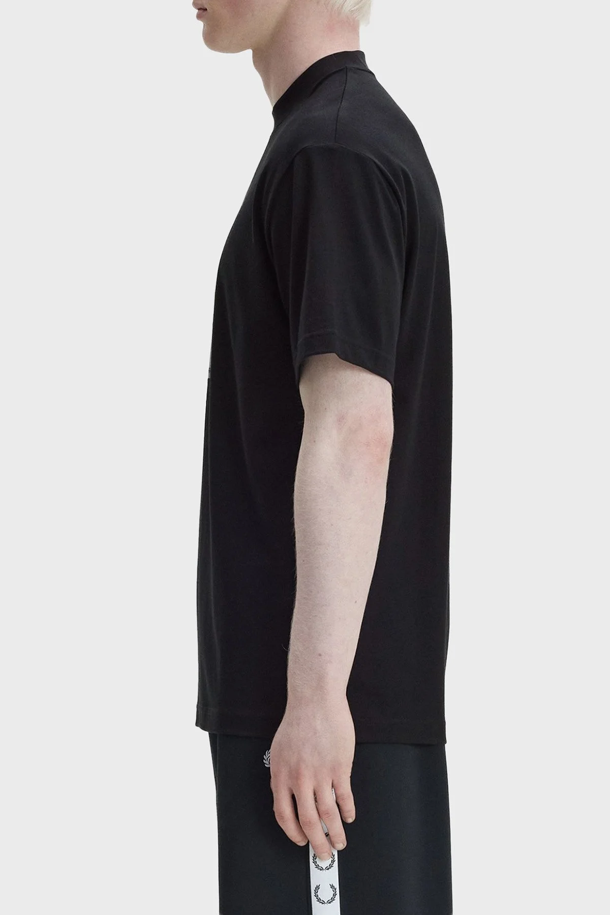 Fred Perry Logolu % 100 Pamuk Relaxed Fit Bisiklet Yaka Erkek T Shirt M2404 102 SİYAH - 2