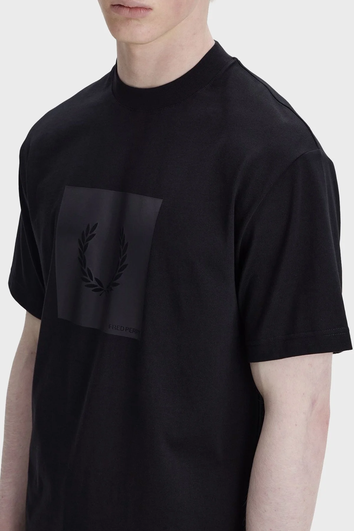 Fred Perry Logolu % 100 Pamuk Relaxed Fit Bisiklet Yaka Erkek T Shirt M2404 102 SİYAH - 3