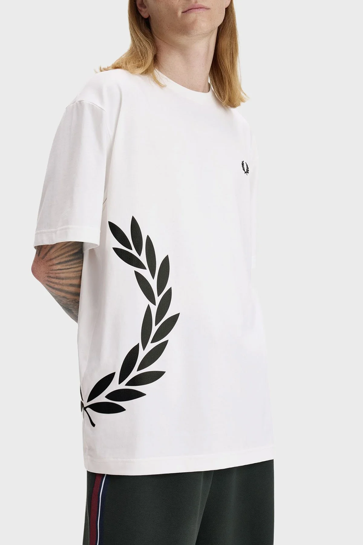 Fred Perry Logolu % 100 Pamuk Relaxed Fit Bisiklet Yaka Erkek T Shirt M2440 129 BEYAZ - 4