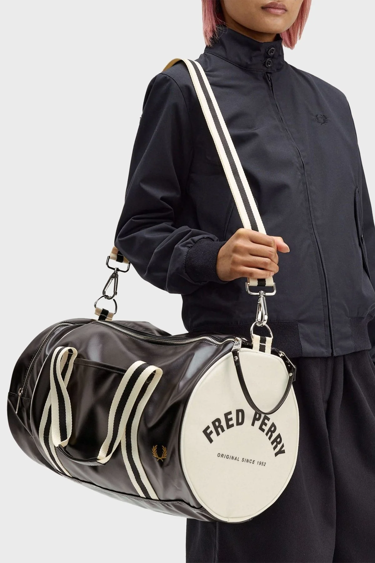 Fred Perry Logolu Ayarlanabilir Askılı Büyük Spor Unisex Çanta L7255 D57 SİYAH - 2