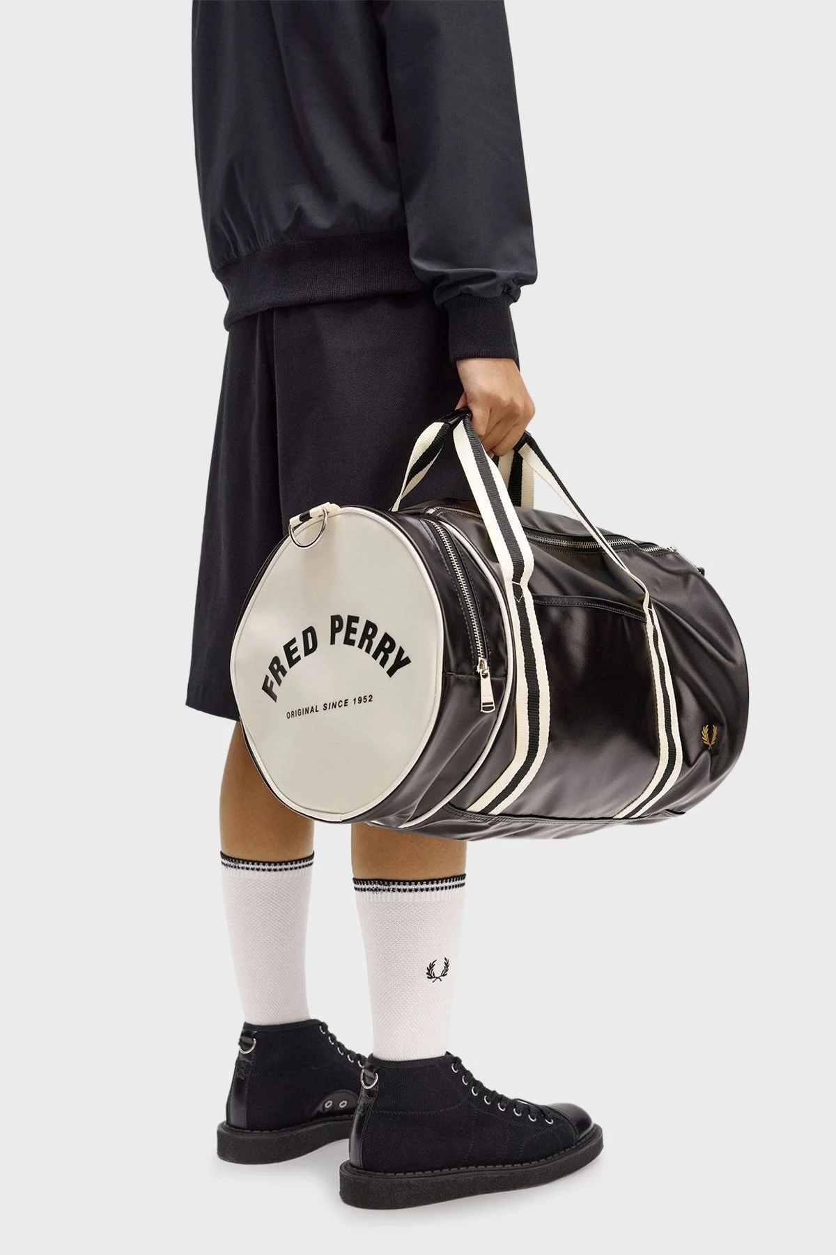 Fred Perry Logolu Ayarlanabilir Askılı Büyük Spor Unisex Çanta L7255 D57 SİYAH - 3