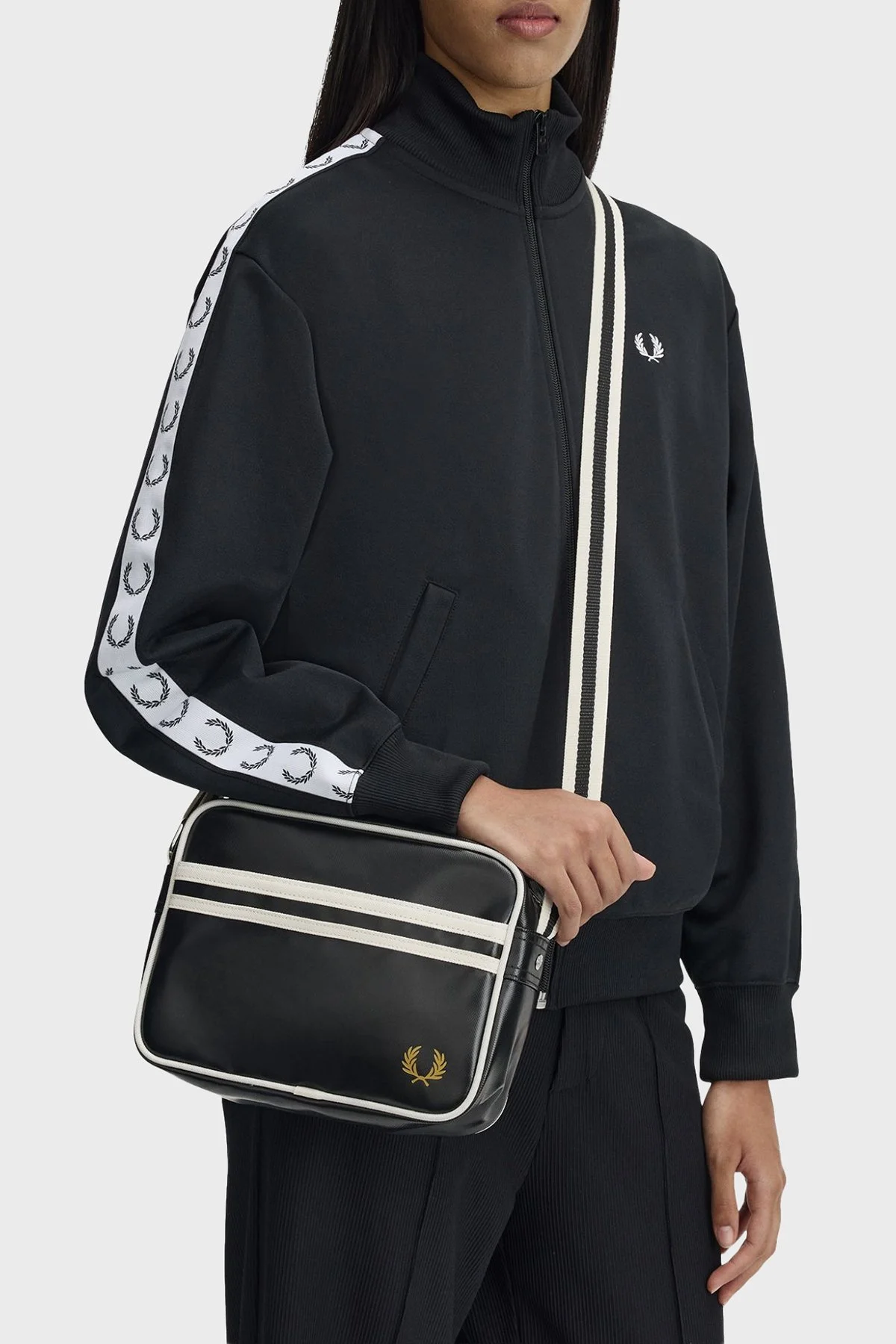 Fred Perry Logolu Ayarlanabilir Askılı Unisex Çanta L2168 D57 Siyah-ekru - 2
