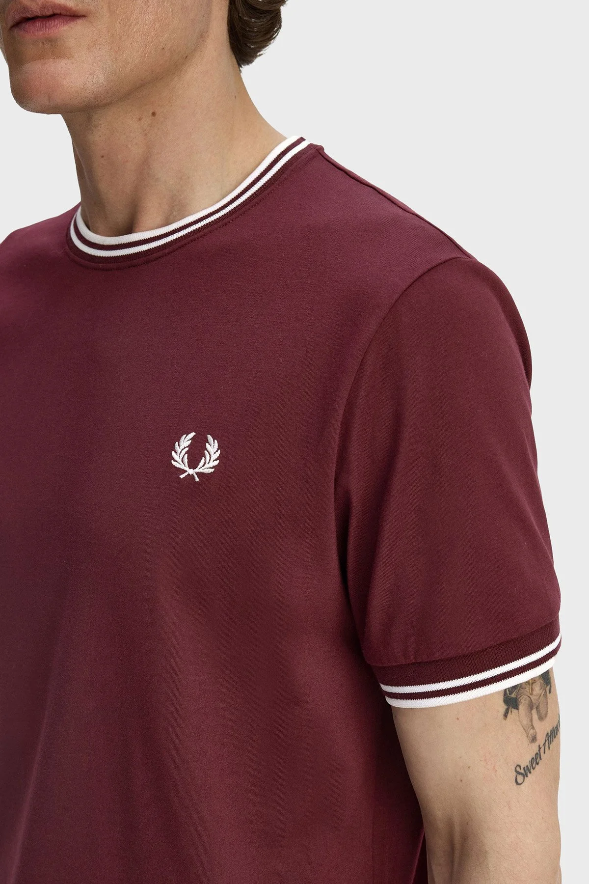 Fred Perry Logolu Pamuklu Regular Fit Bisiklet Yaka Erkek T Shirt M1588V 64A BORDO - 4