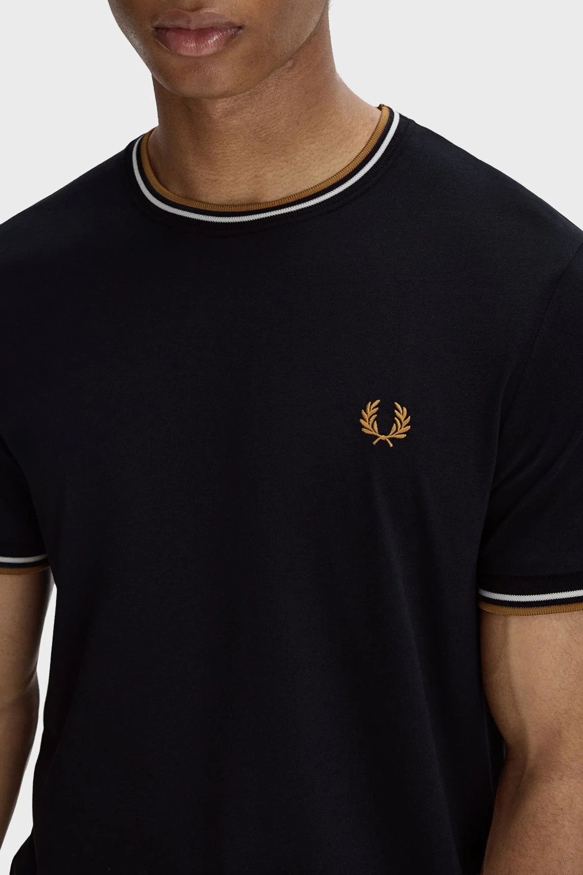Fred Perry Logolu Pamuklu Regular Fit Bisiklet Yaka Erkek T Shirt M1588V P69 SİYAH - 3