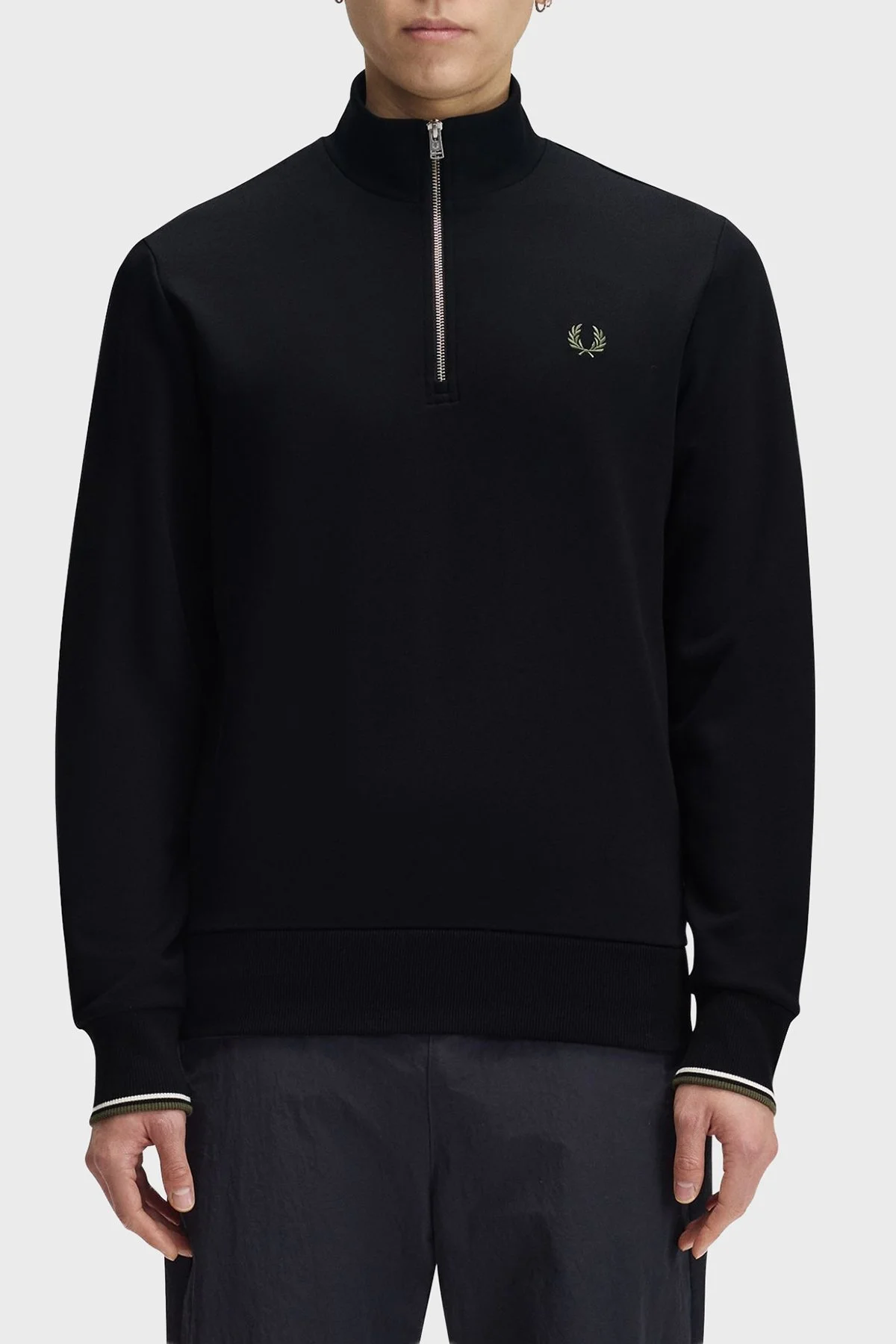 Fred Perry Logolu Pamuklu Yarım Fermuarlı Dik Yaka Erkek Sweat M3574 W54 Siyah - 1