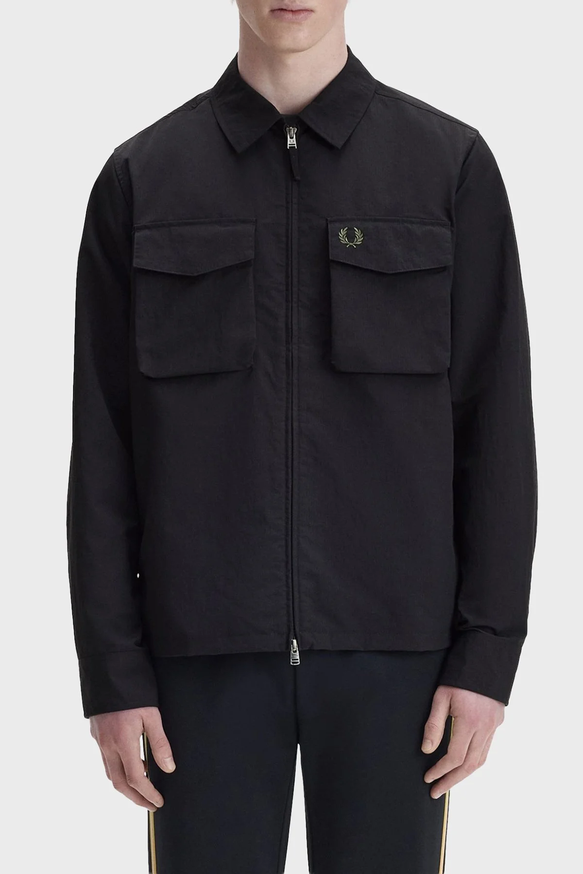 Fred Perry Logolu Regular Fit Klasik Yaka Fermuarlı Erkek Gömlek M2402 102 SİYAH - 1