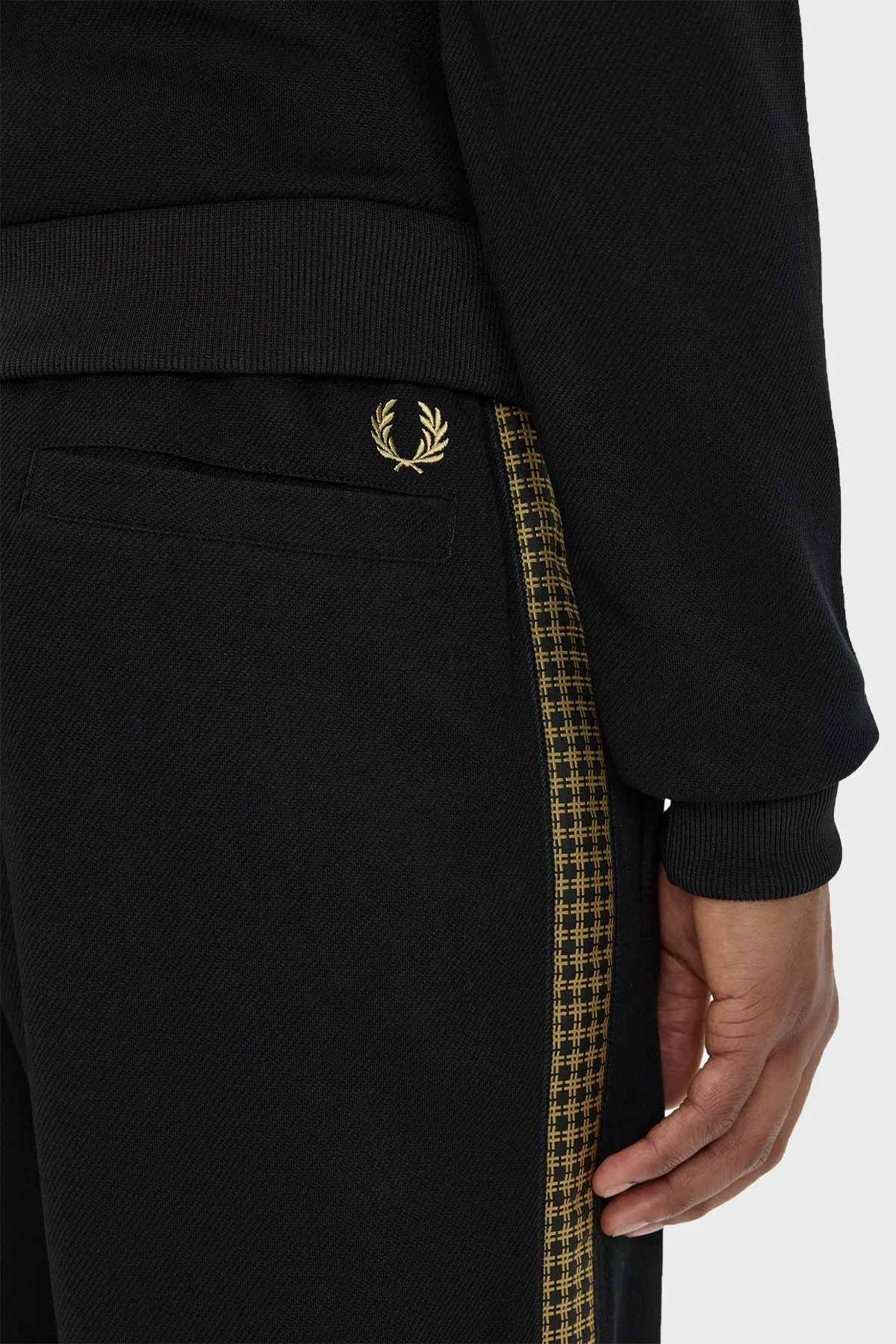 Fred Perry Pamuk Karışımlı Regular Fit Daralan Paça Erkek Pantolon T2300 102 SİYAH - 4