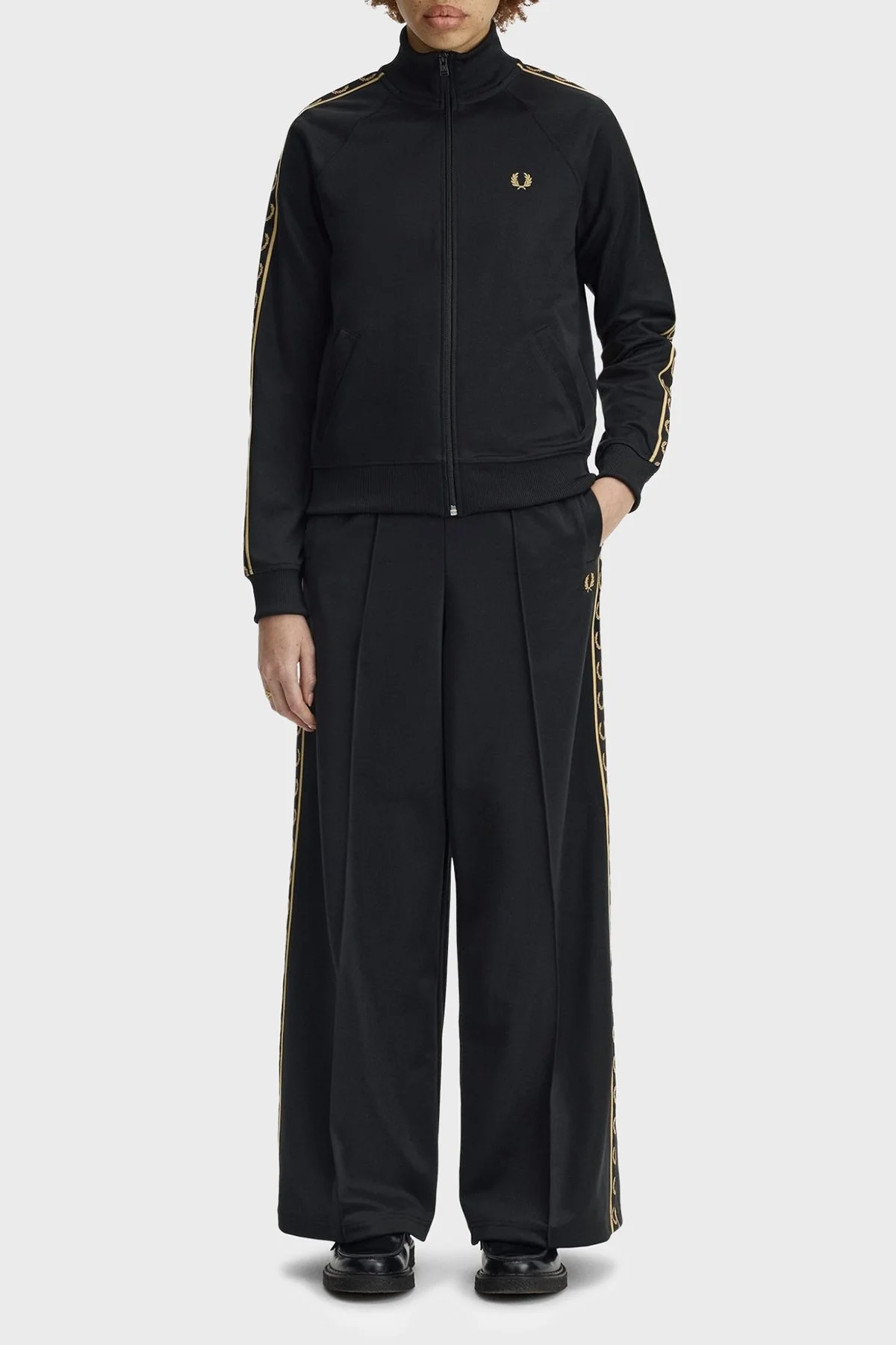 Fred Perry Pamuk Karışımlı Wide Leg Fit Logo Şeritli Yüksek Bel Bayan Pantolon T2106 90A SİYAH - 1